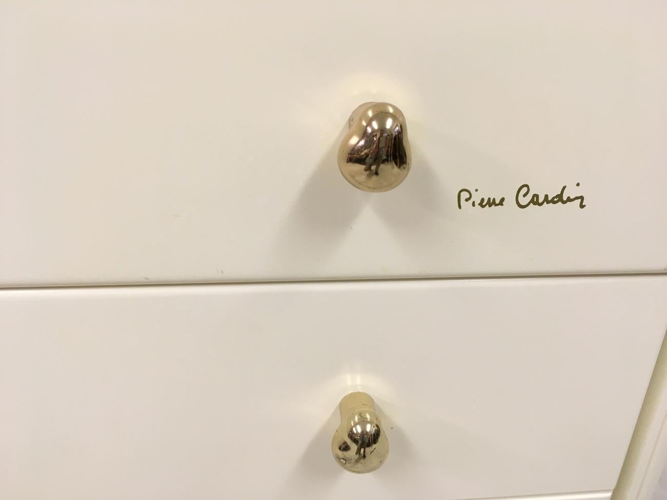 Hollywood Regency Coffre à tiroirs vintage des années 1980 par Pierre Cardin en vente