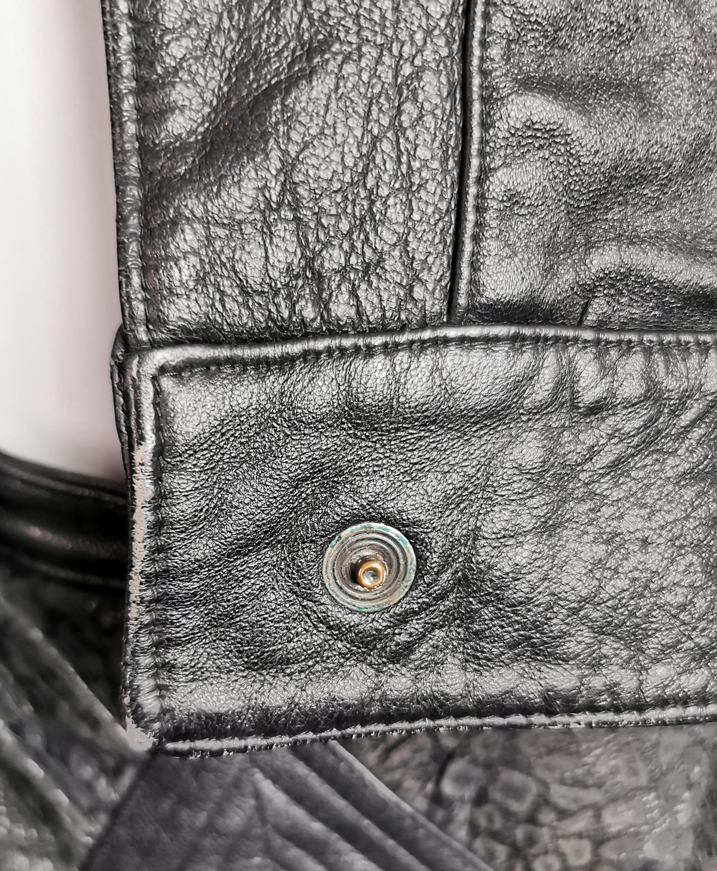 Giacca in pelle vintage anni '80, con cravatta sul davanti in vendita 1