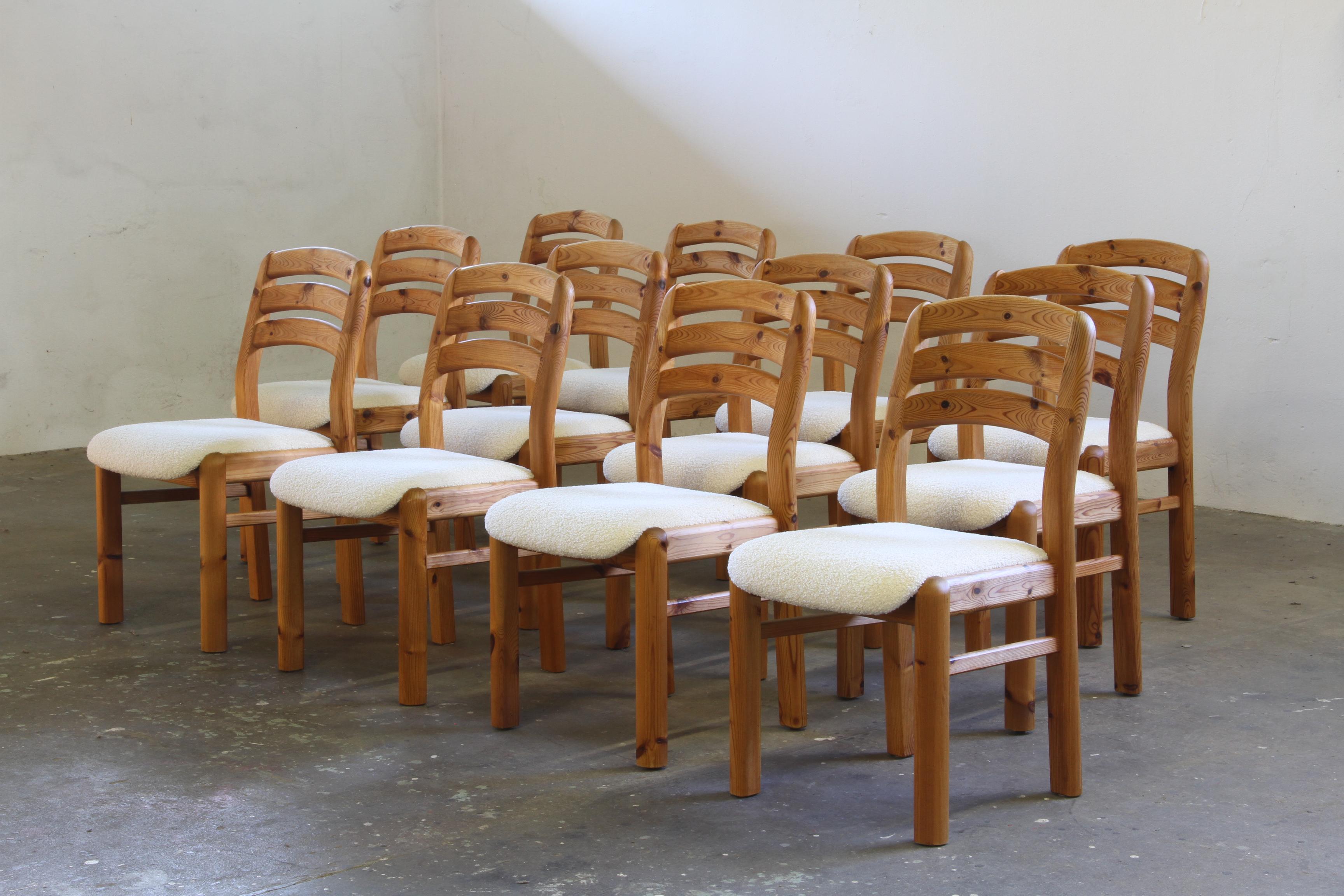 Minimalistisches und klares Design - ein seltenes, zusammengehöriges 12er-Set aus demselben Haus.
Ein vorsichtiger Besitzer. Jetzt wurde er von oben bis unten gründlich gereinigt, neu gepolstert und leicht abgeschliffen. Wir haben das Holz geölt,