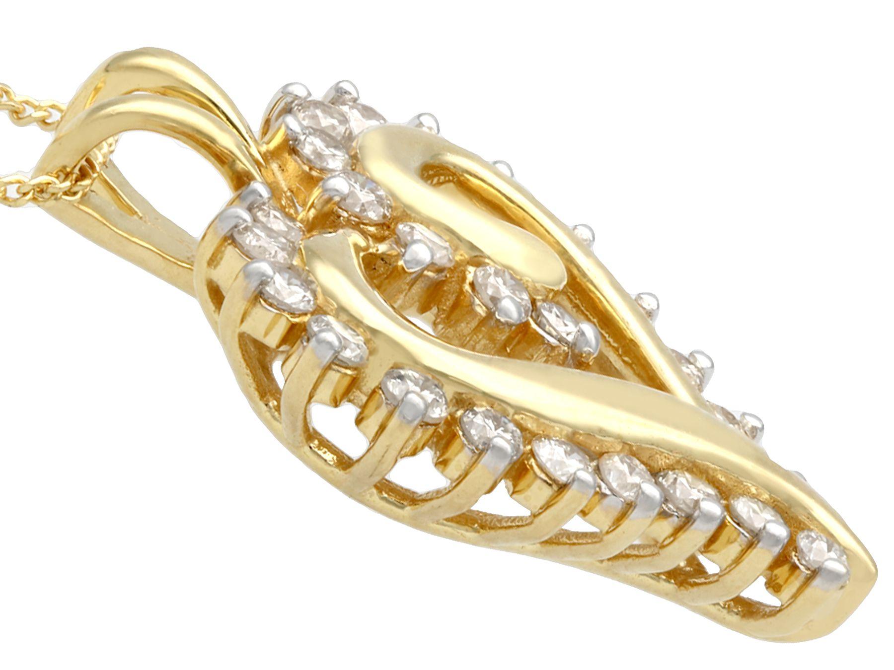 Round Cut Vintage 1980s Diamond and Yellow Gold Heart Pendant For Sale