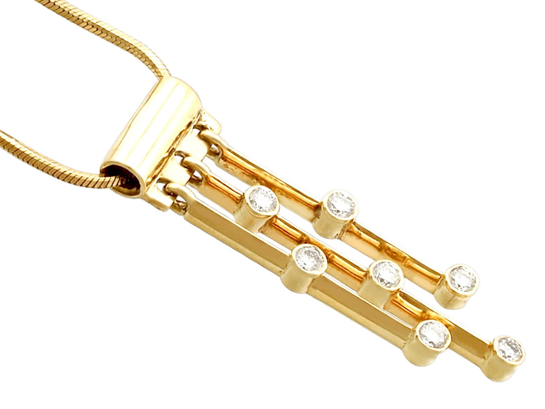 Vintage 1980er Jahre Diamant und Gelbgold-Anhänger (Rundschliff) im Angebot