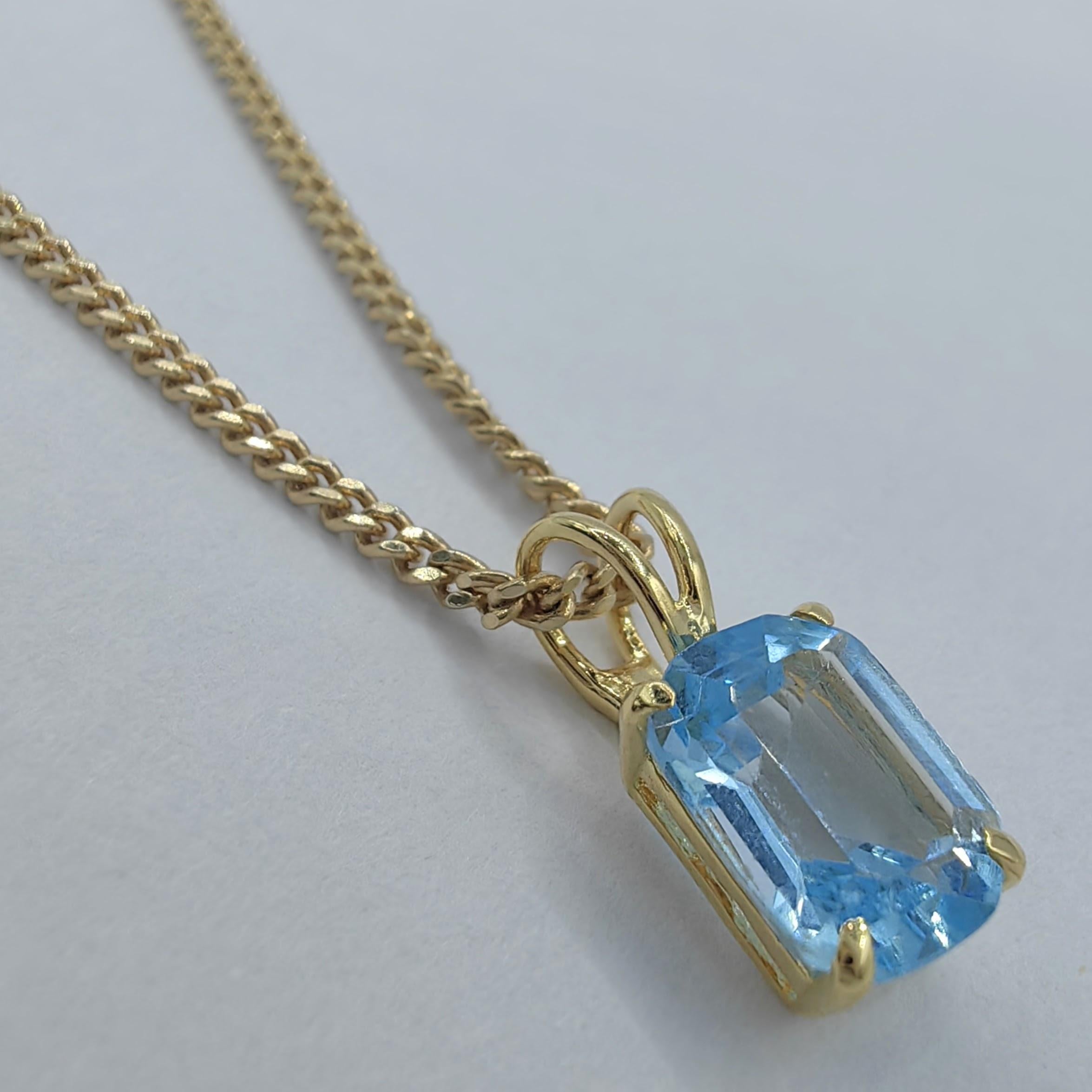 Vintage 1980's Emerald Cut Blue Topaz Necklace Pendant in 14K Yellow Gold #2 In New Condition For Sale In Wan Chai District, HK