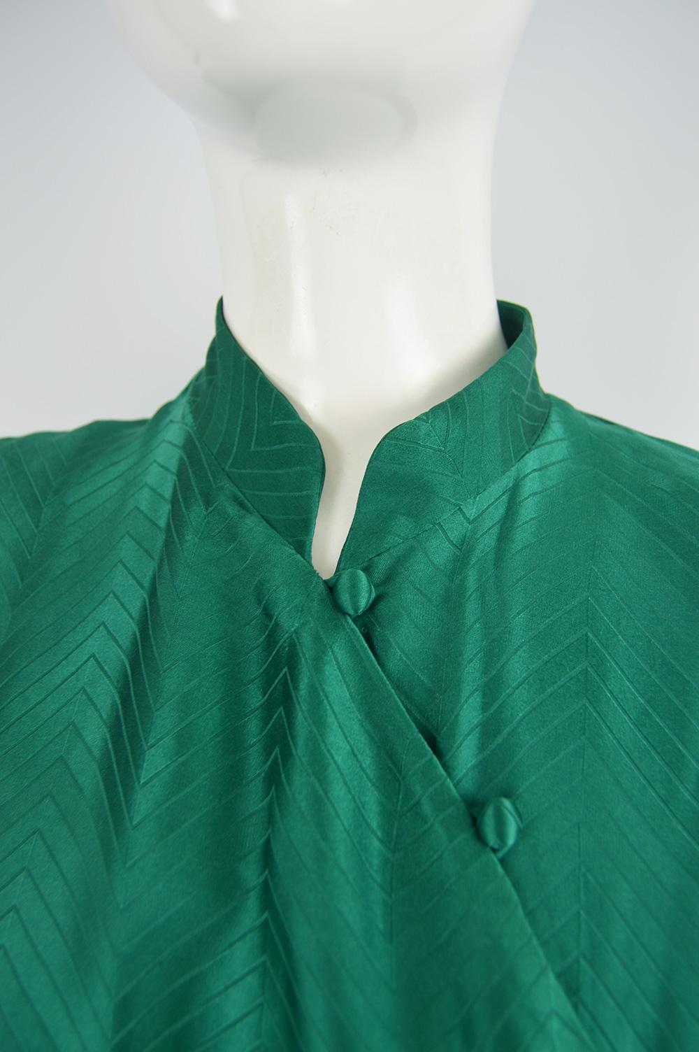 Women's Vintage 1980s Emerald Green Silk Bishop Sleeve Collared Blouson Evening Dress