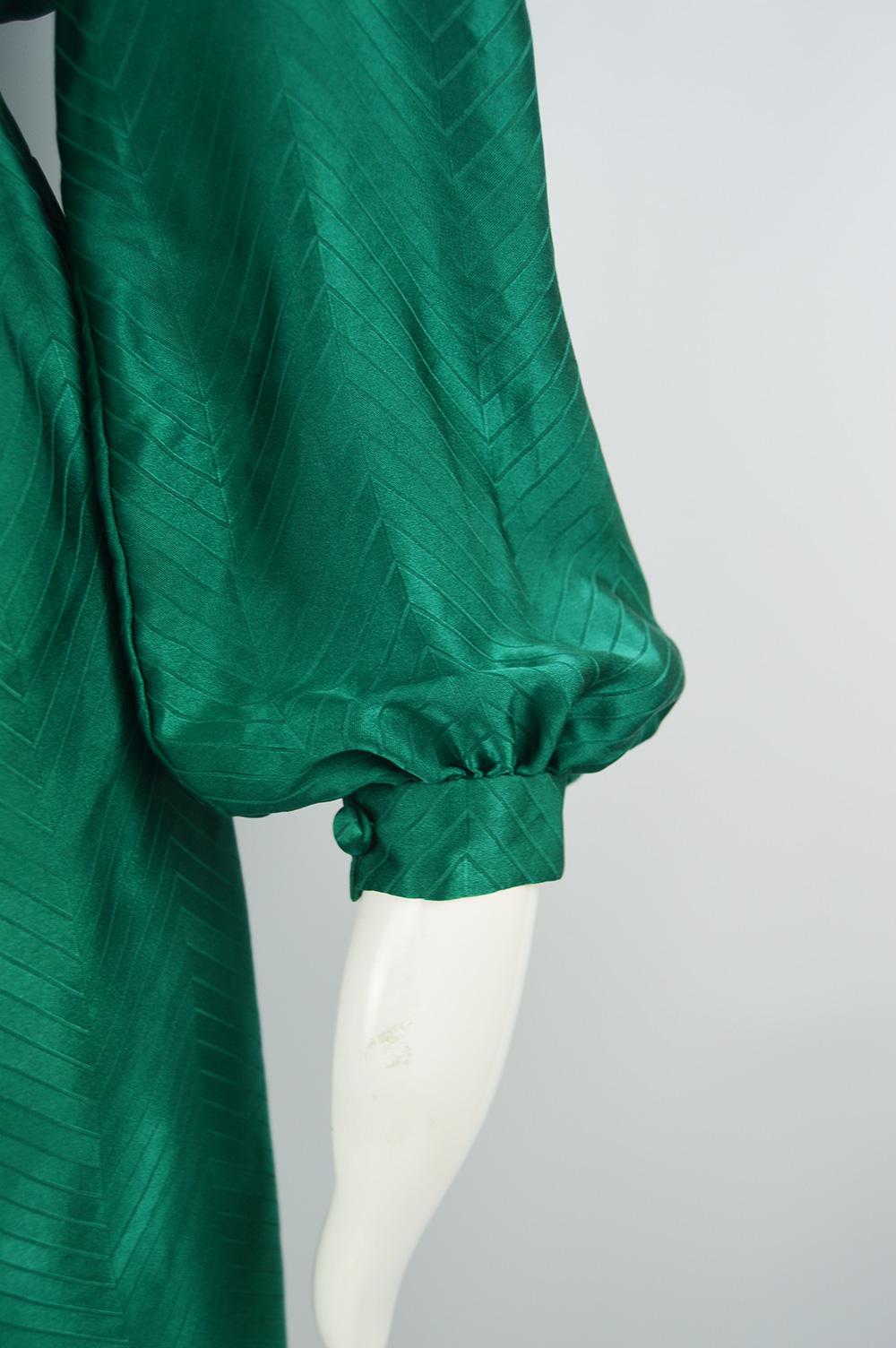 Vintage 1980s Emerald Green Silk Bishop Sleeve Collared Blouson Evening Dress 2