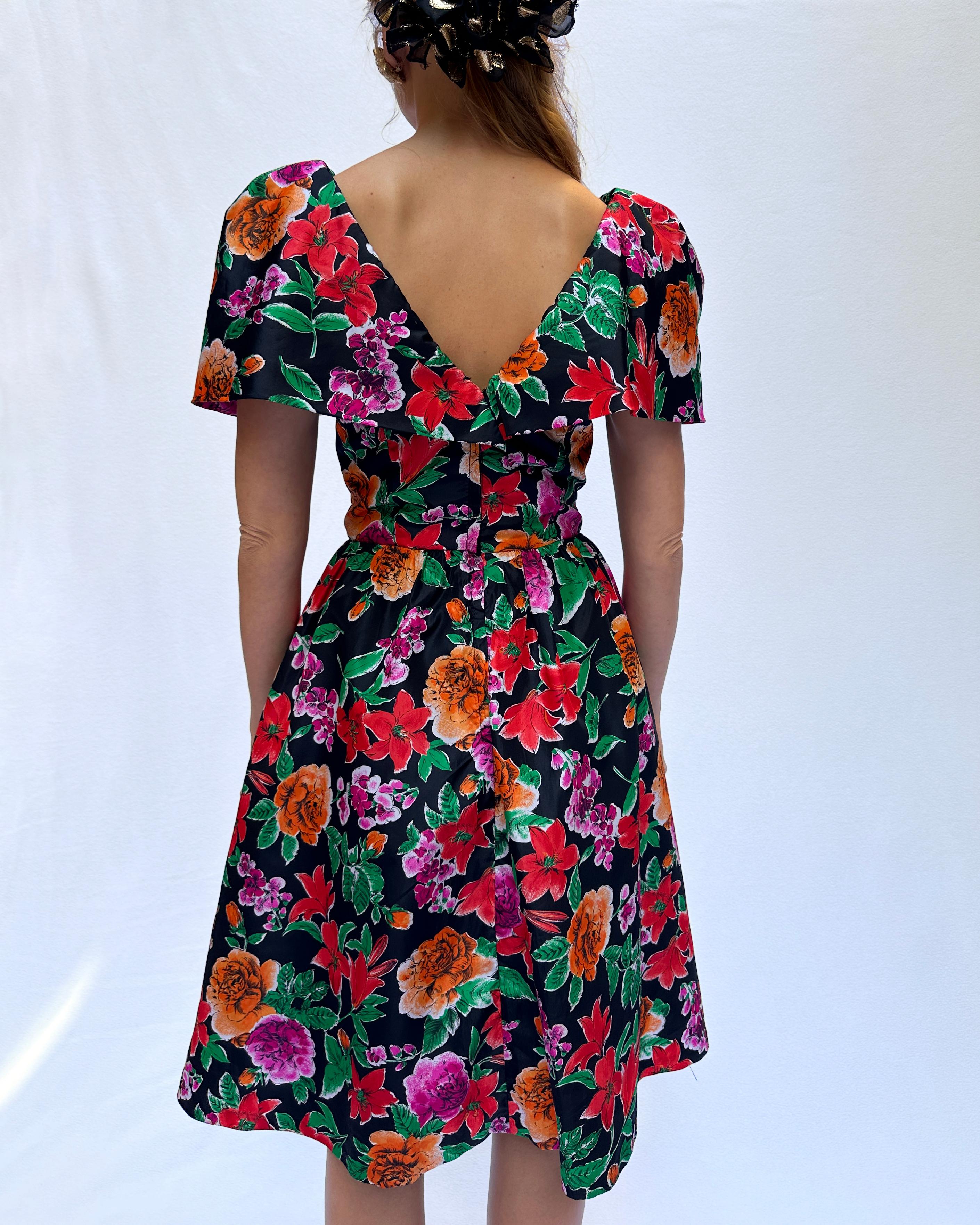 VINTAGE 1980s FLORAL PUFF SLEEVE CAPE NECK PARTY DRESS For Sale 6