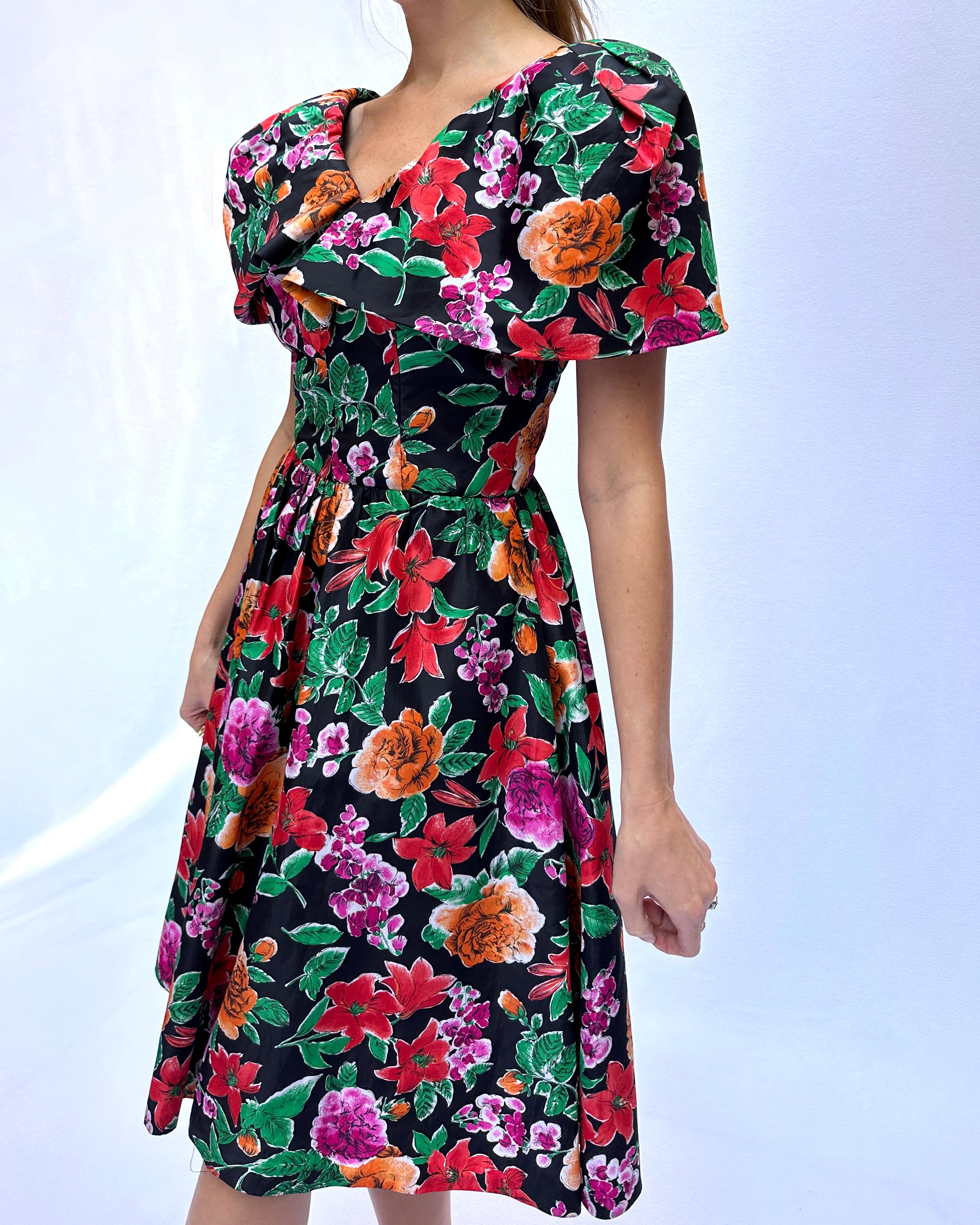 VINTAGE 1980s FLORAL PUFF SLEEVE CAPE NECK PARTY DRESS In Excellent Condition For Sale In New York, NY