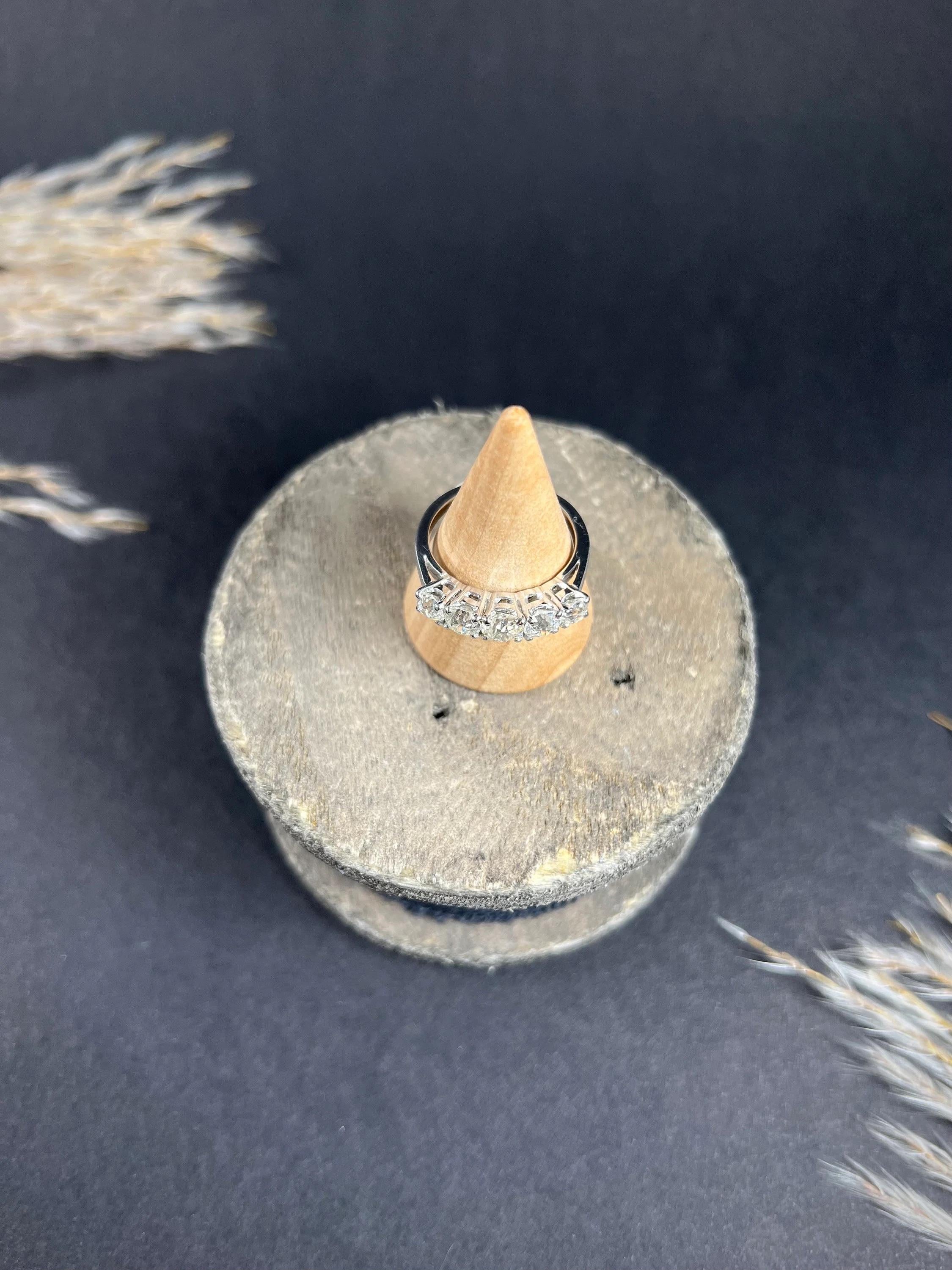 Vintage 1980s, French 18ct White Gold Stamped, 1.75ct Five Stone Diamond Ring For Sale 5
