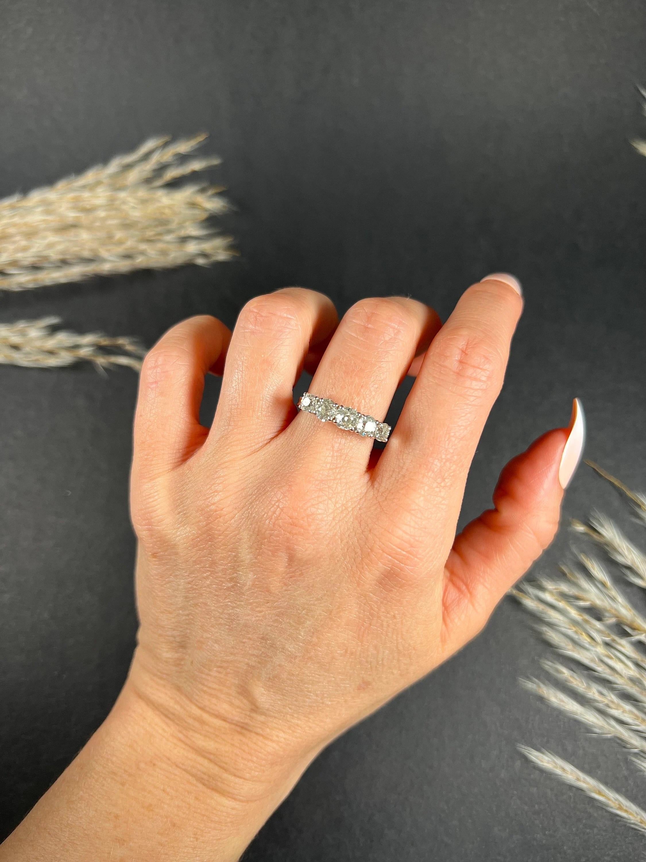 Vintage 1980s, French 18ct White Gold Stamped, 1.75ct Five Stone Diamond Ring In Good Condition For Sale In Brighton, GB