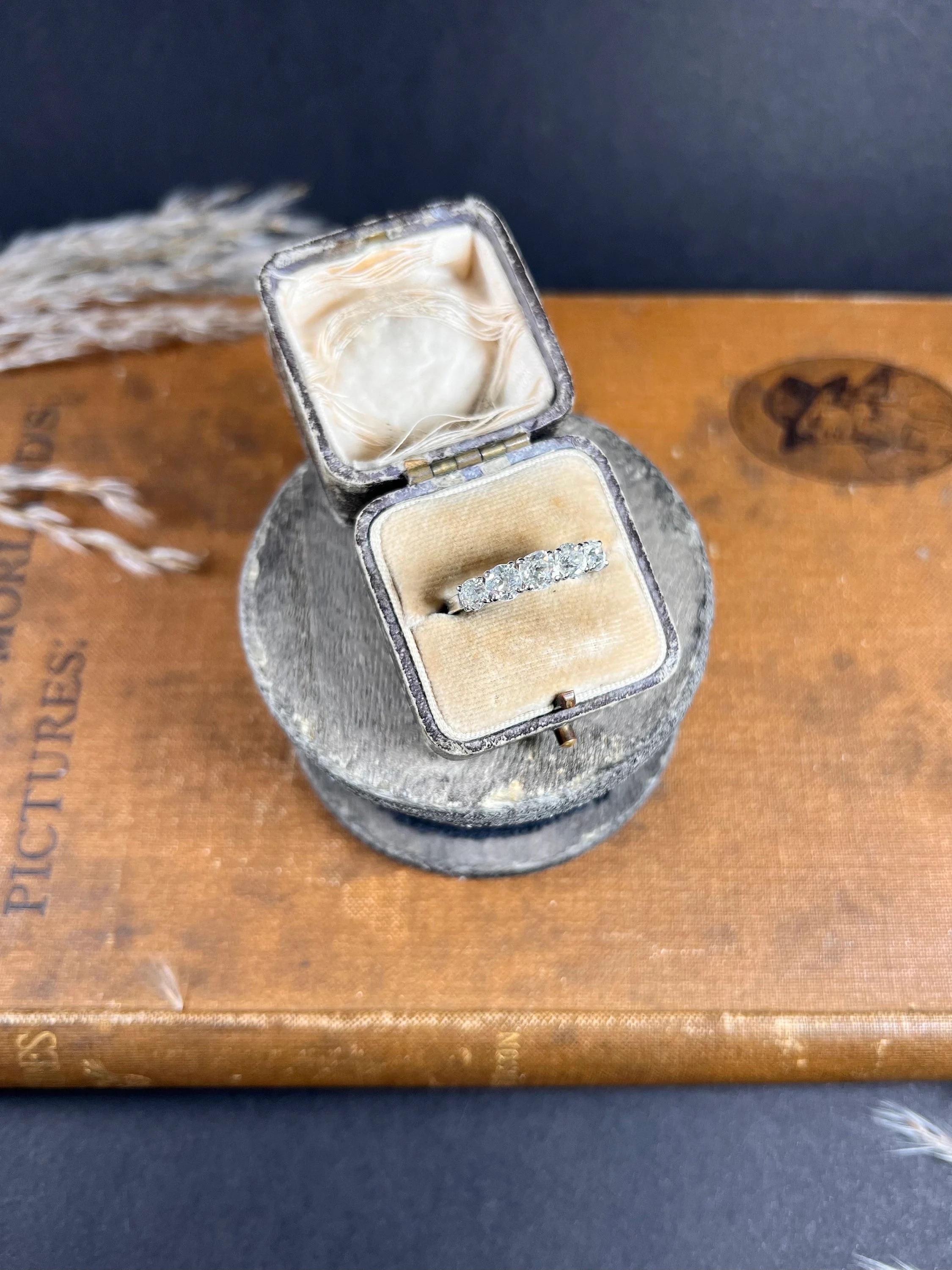 Vintage 1980s, French 18ct White Gold Stamped, 1.75ct Five Stone Diamond Ring For Sale 3
