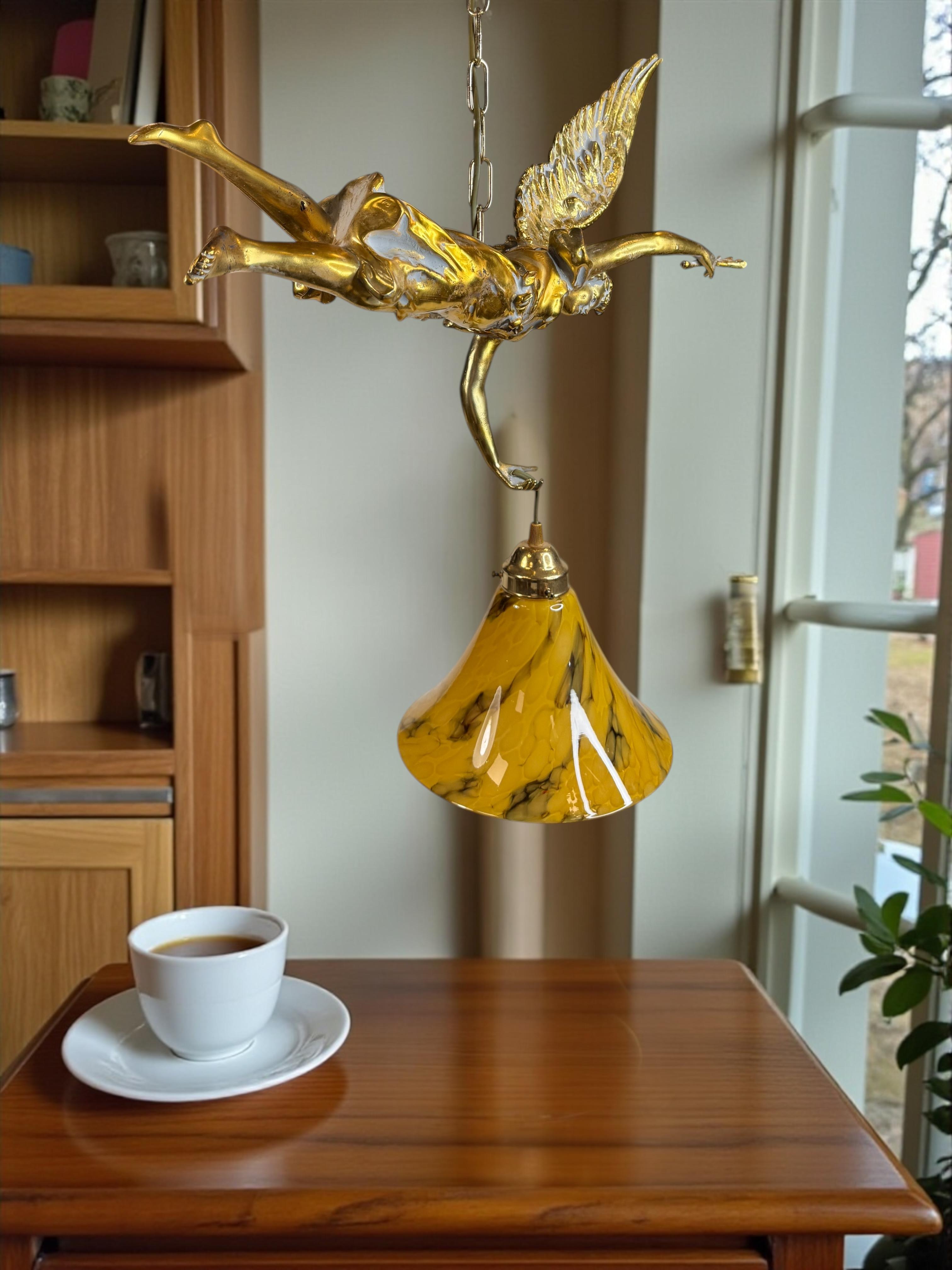 Lámpara colgante de araña francesa de los años 80 Vintage Winged Lady Angel Fairy Chandelier en venta 3