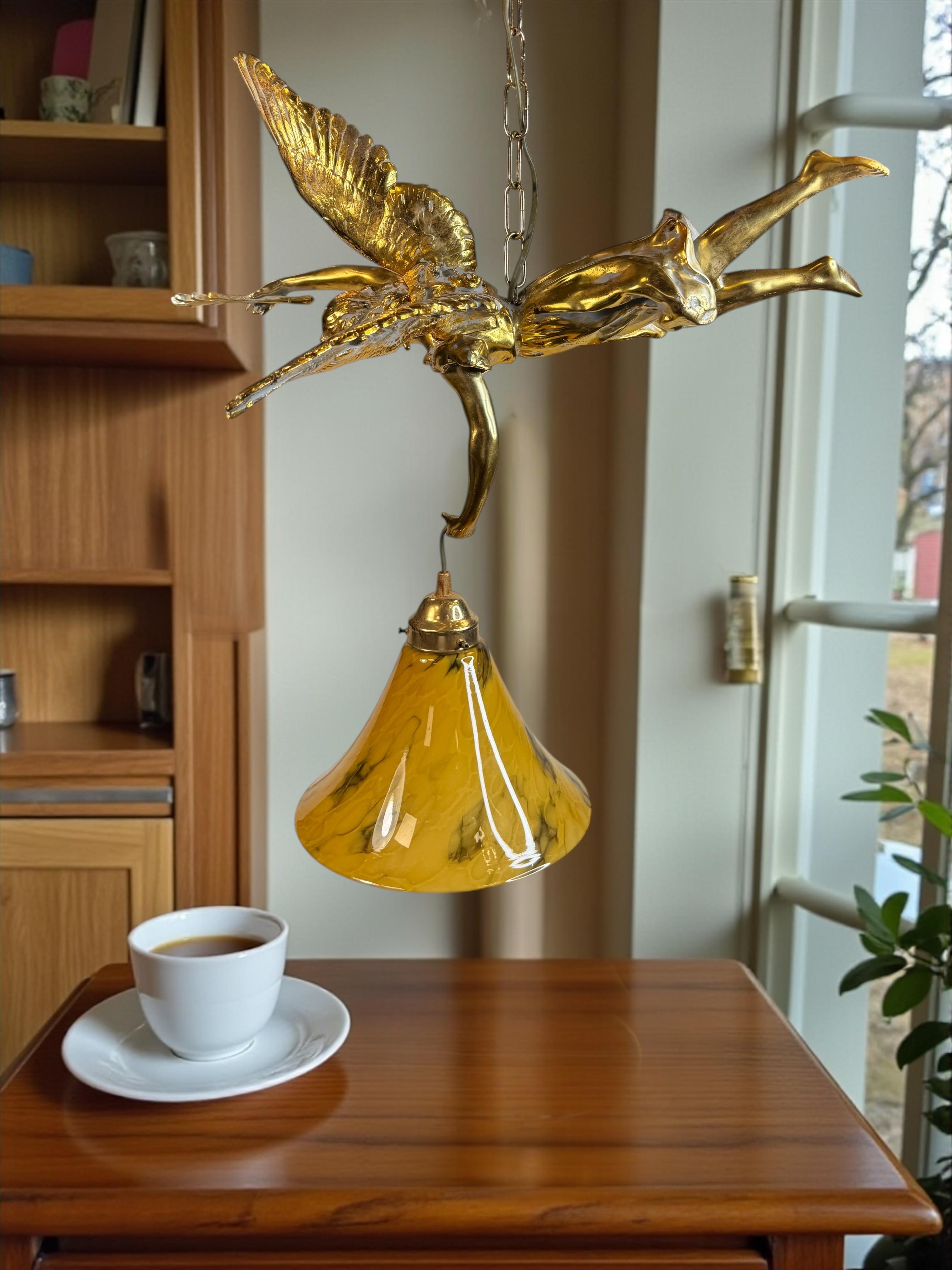 Lámpara colgante de araña francesa de los años 80 Vintage Winged Lady Angel Fairy Chandelier en venta 6