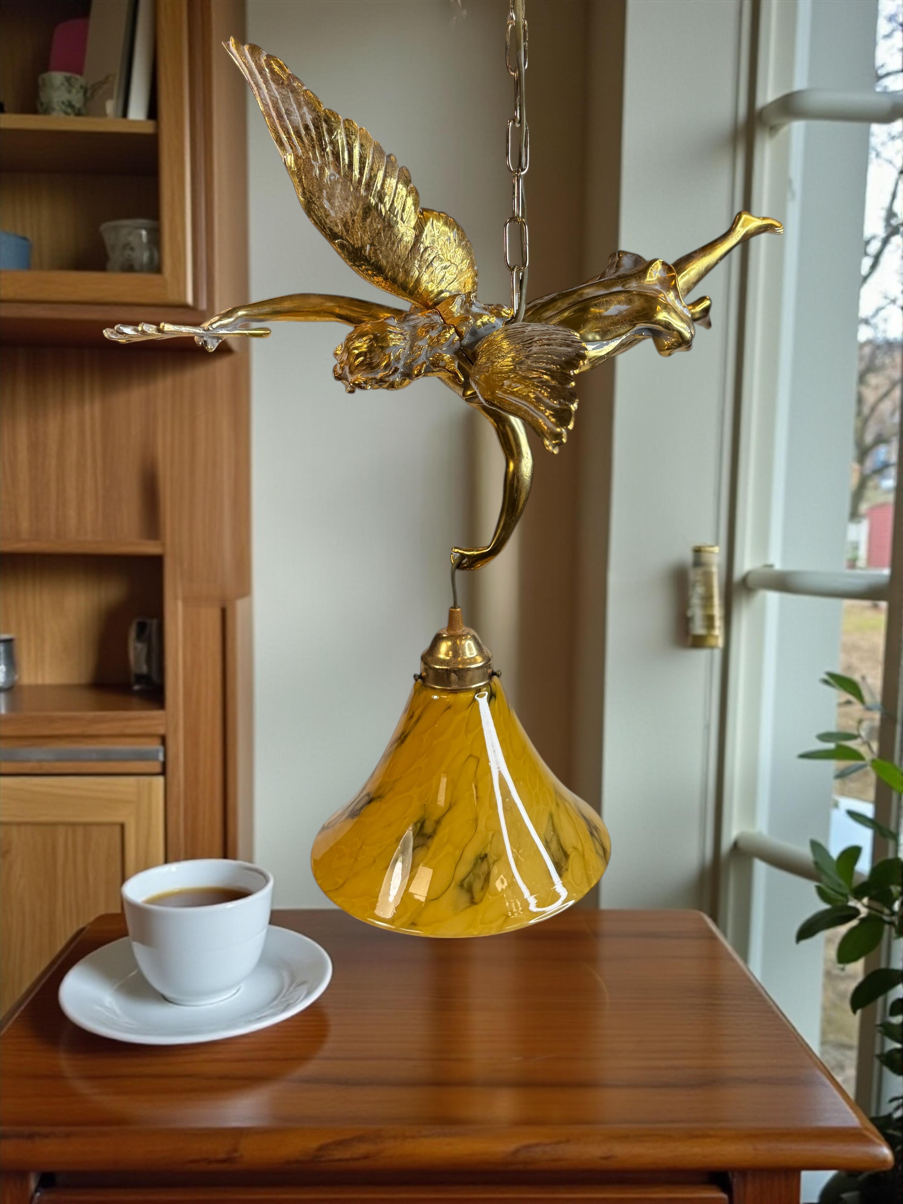 Lámpara colgante de araña francesa de los años 80 Vintage Winged Lady Angel Fairy Chandelier en venta 7