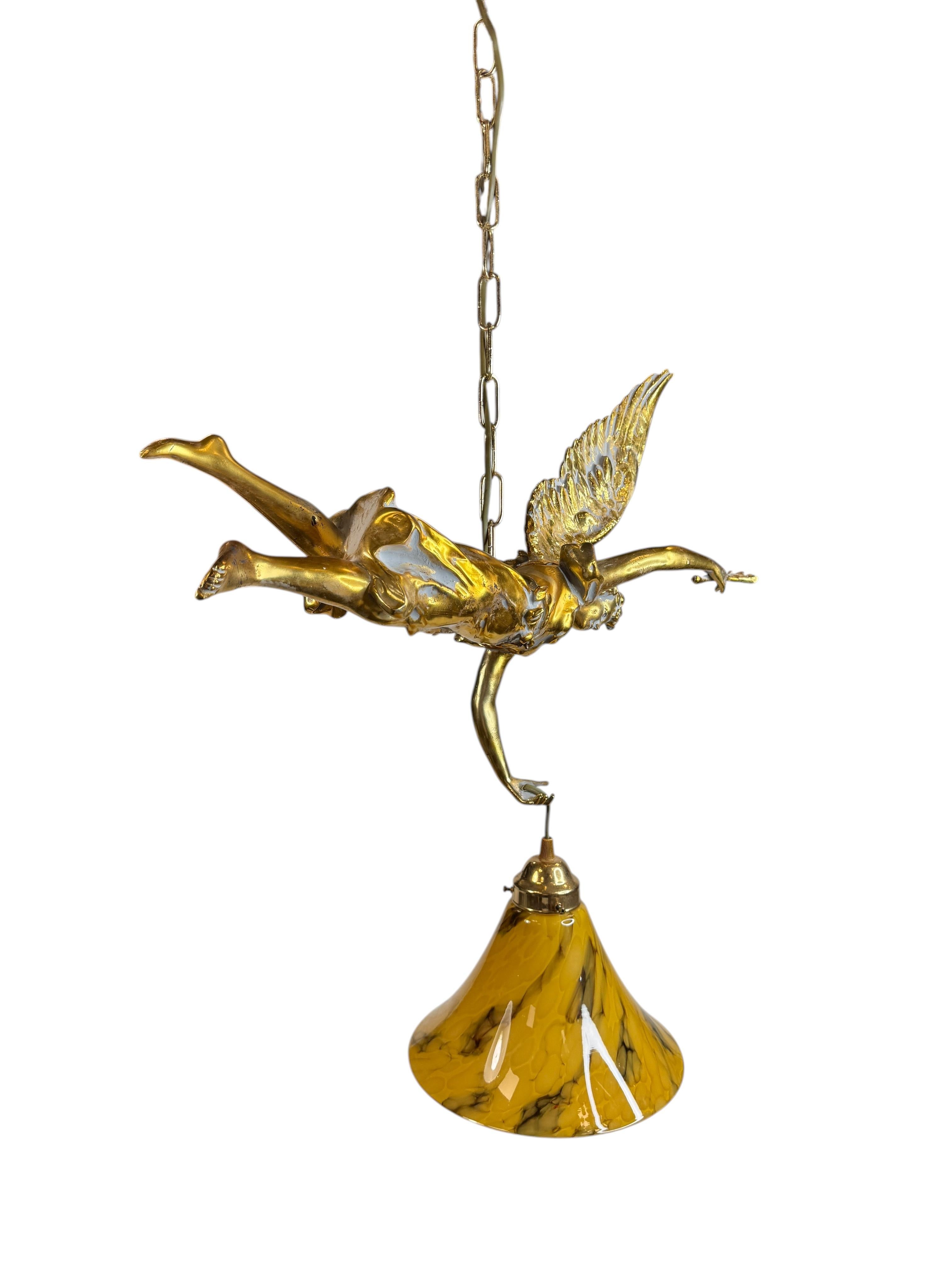 Lámpara colgante de araña francesa de los años 80 Vintage Winged Lady Angel Fairy Chandelier Belle Époque en venta