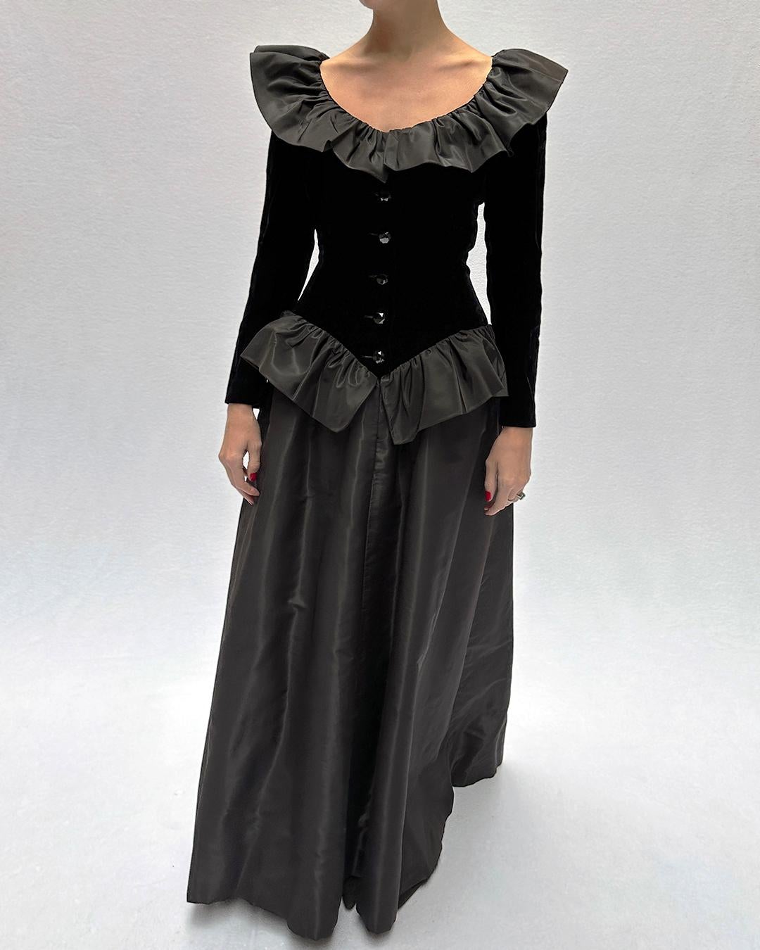 Women's Vintage 1980s Givenchy Couture Velvet Gown For Sale