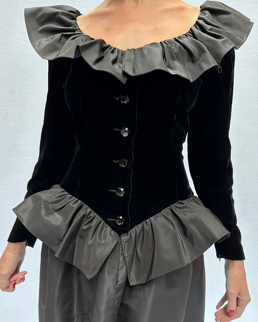 Vintage 1980s Givenchy Couture Velvet Gown For Sale 1