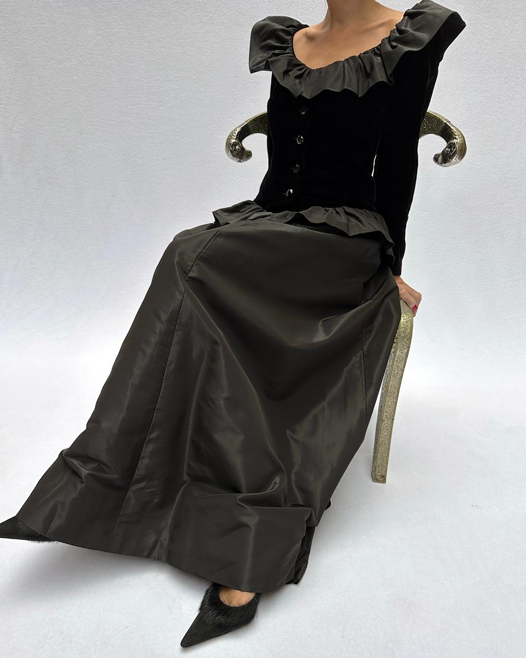 Vintage 1980s Givenchy Couture Velvet Gown For Sale 3