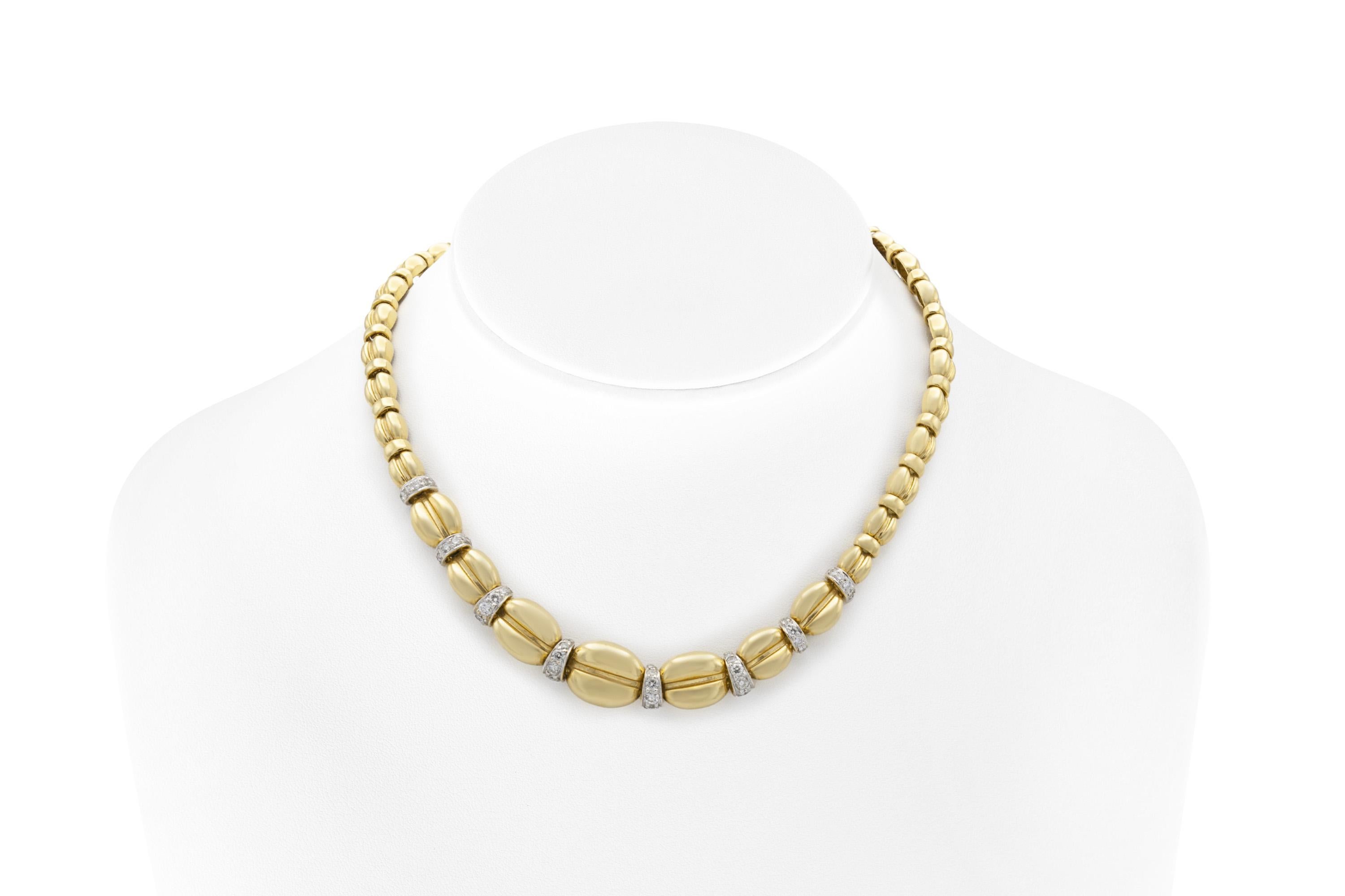 Taille ronde Vintage 1980s Gold Coffee Bean Links Necklace with Diamonds en vente