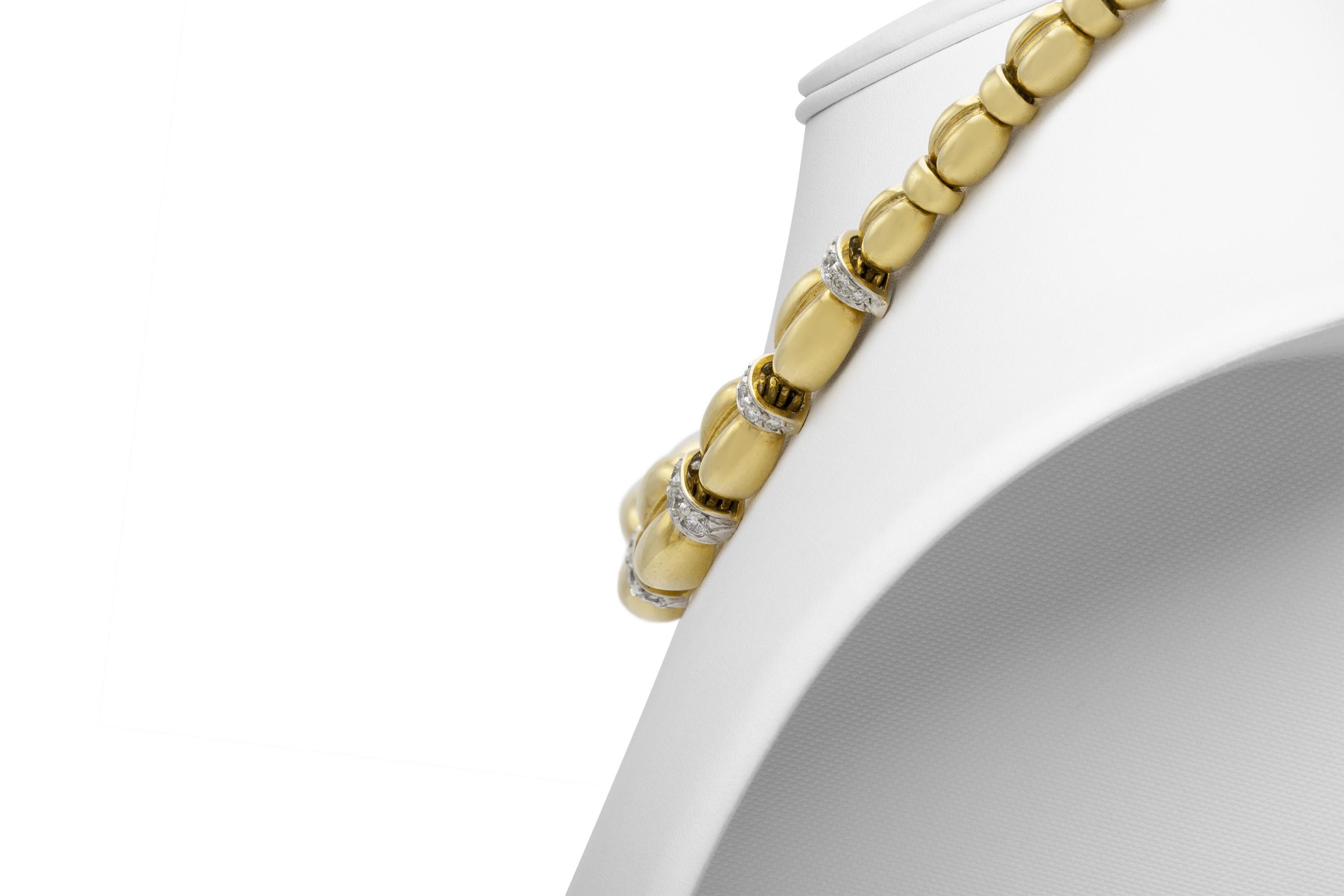 Vintage 1980s Gold Coffee Bean Links Necklace with Diamonds Bon état - En vente à New York, NY