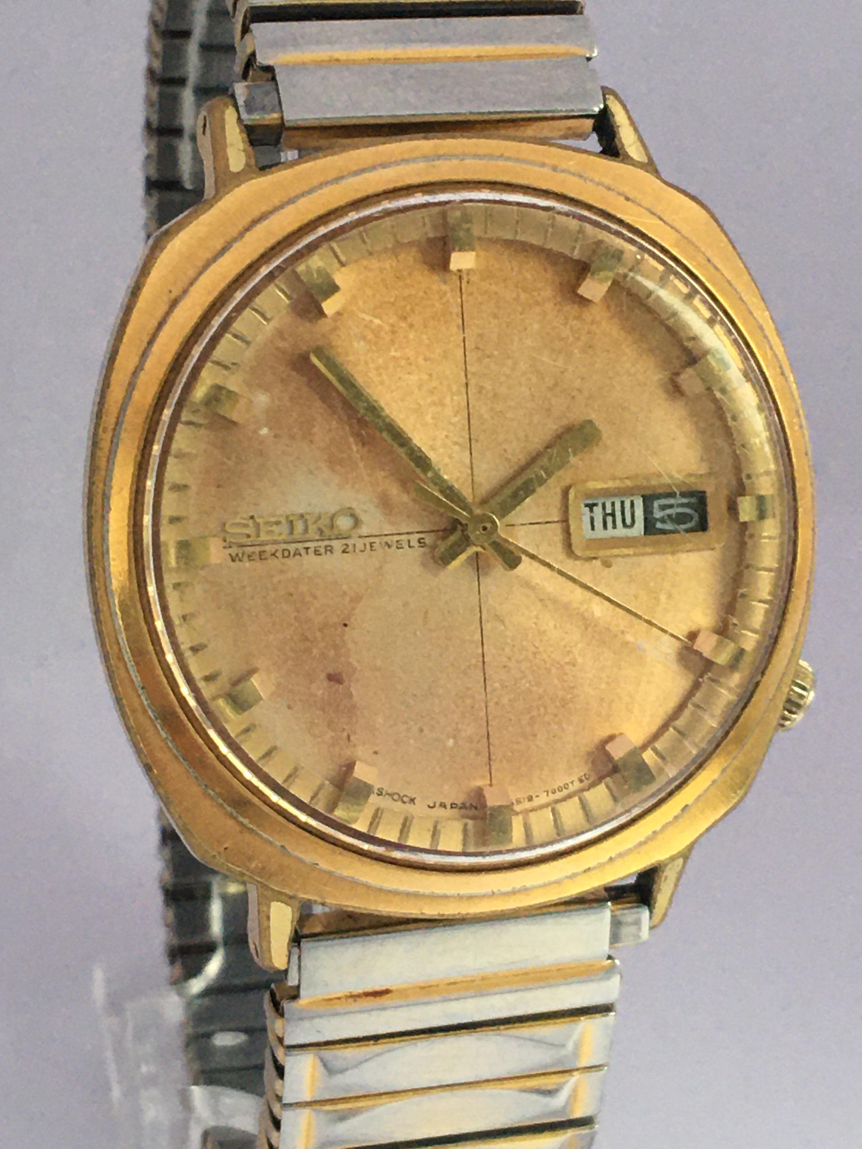 This beautiful vintage 36mm diameter automatic watch is in good working condition and it is running well. Visible signs of ageing and wear with light marks on the glass and on the watch case as shown. The gold plated dial is a bit worn as shown. The