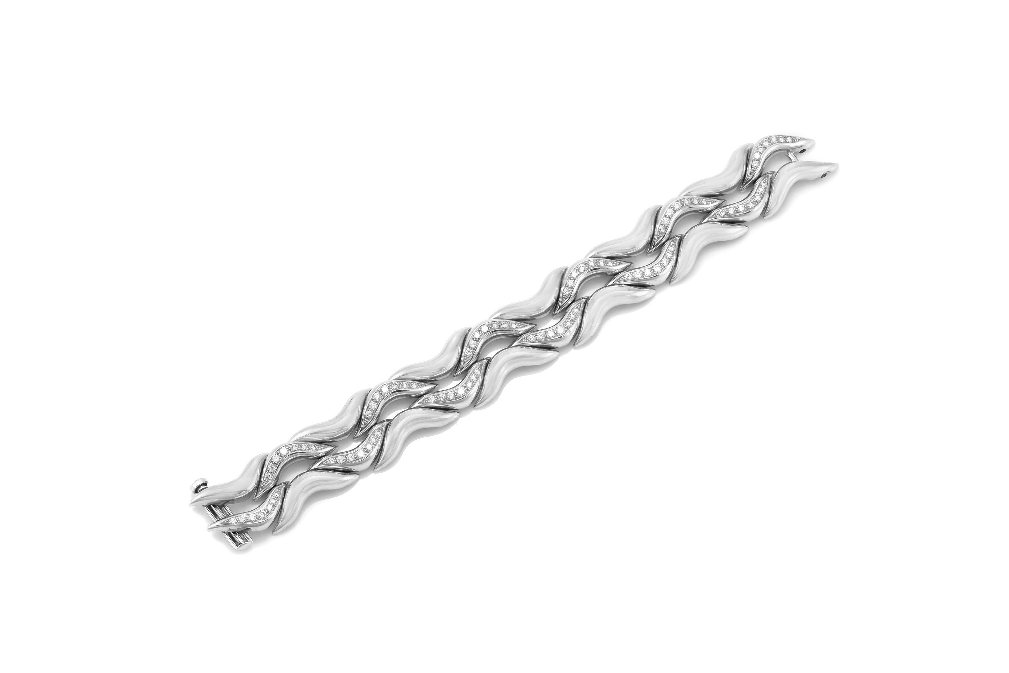Women's Vintage 1980s Gubelin White Gold and Diamond Necklace and Bracelet Set For Sale