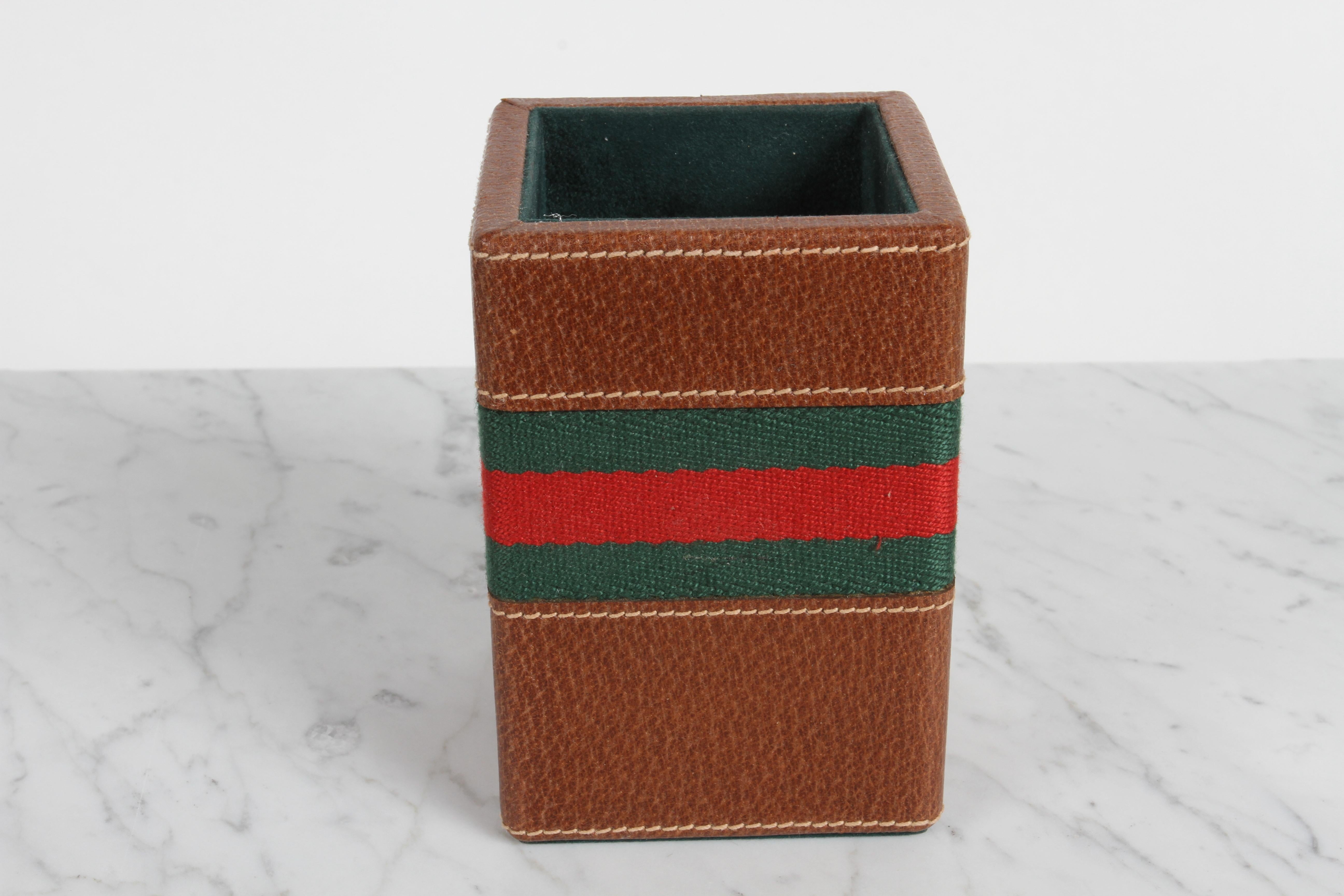 Vintage 1980s Gucci Desk Set Accessories - Leather Pen + Paper Holder & Tray For Sale 5
