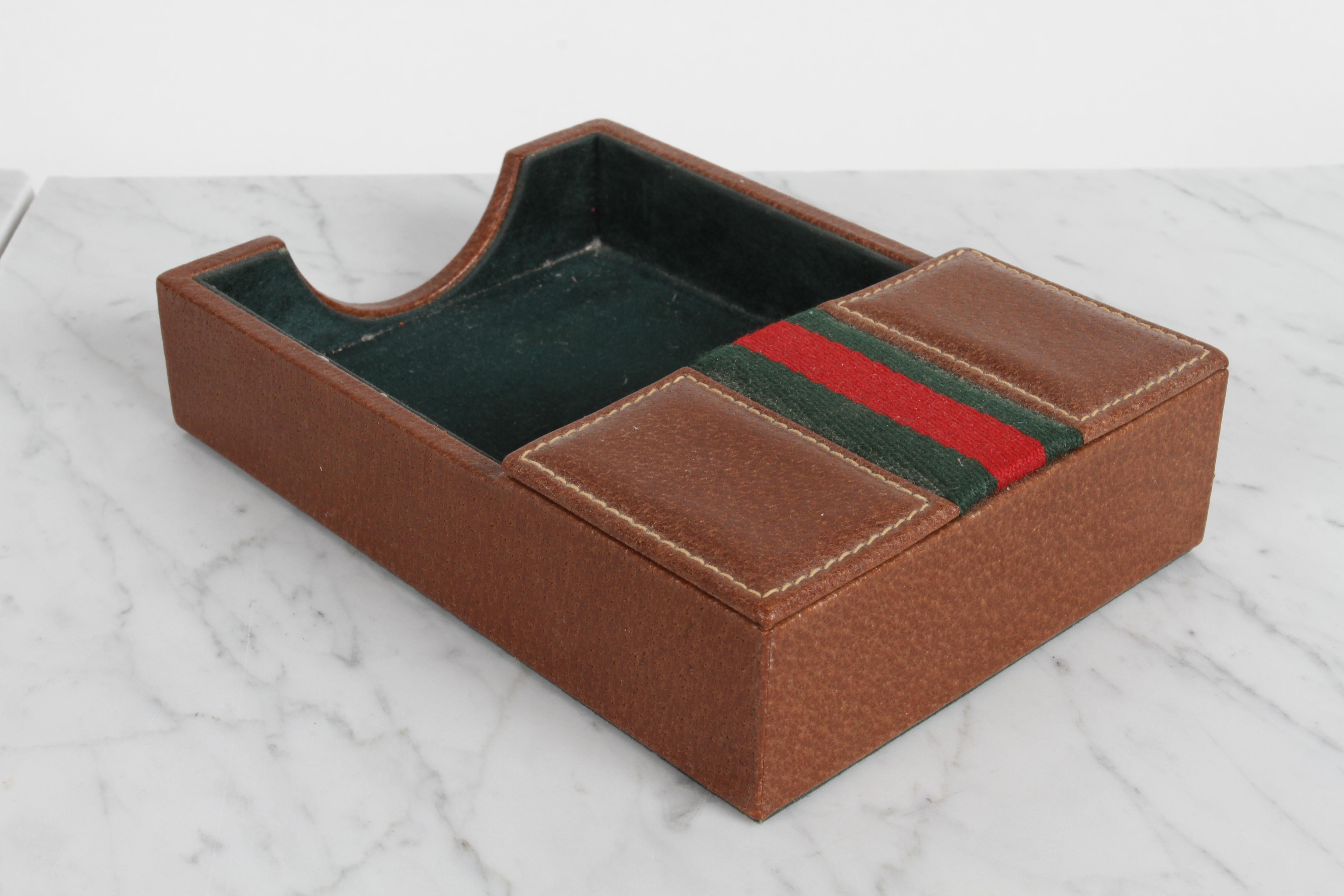 Italian Vintage 1980s Gucci Desk Set Accessories - Leather Pen + Paper Holder & Tray For Sale