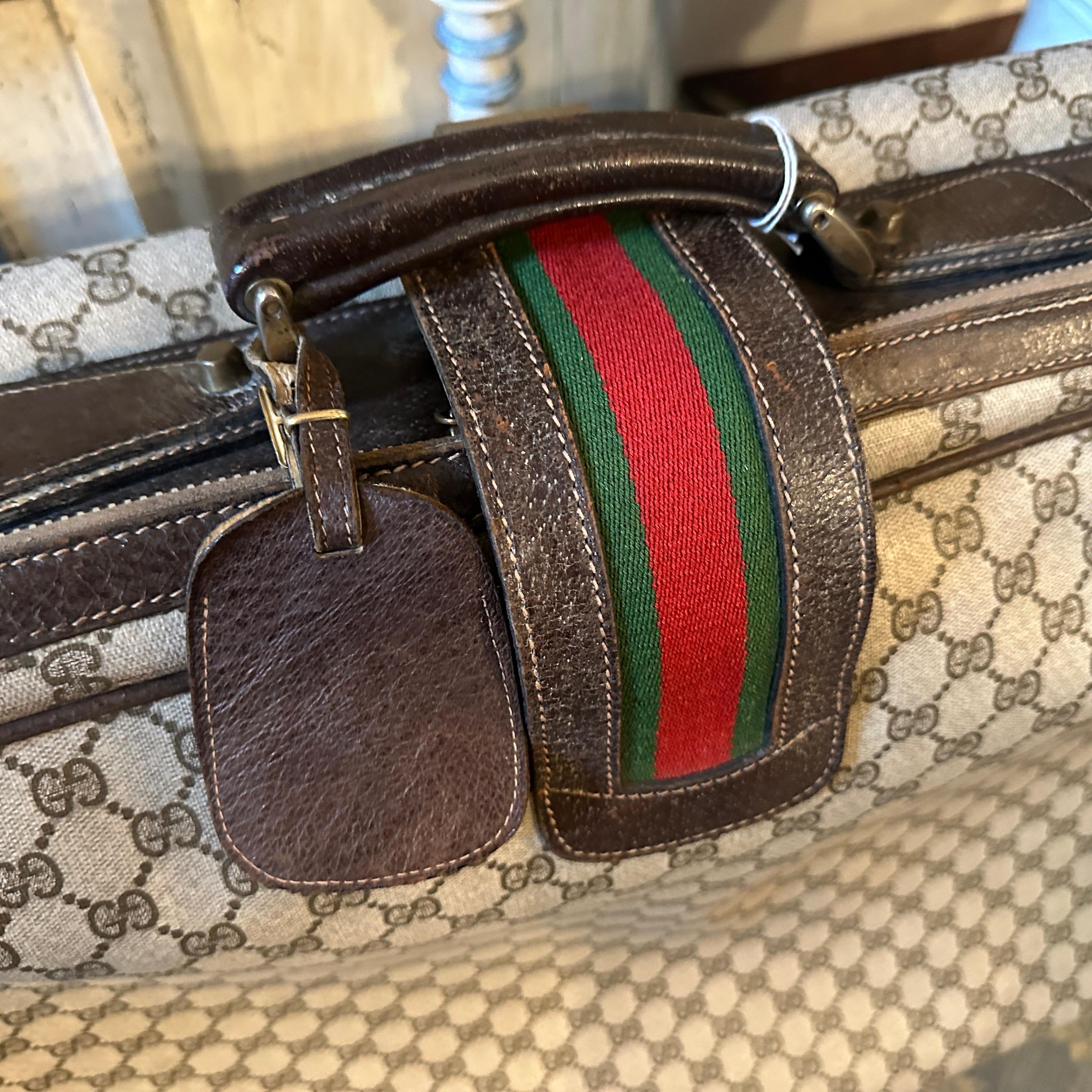 Vintage 1980s Gucci Iconic GG Monogram Suitcase mit Web Stripe im Angebot 6