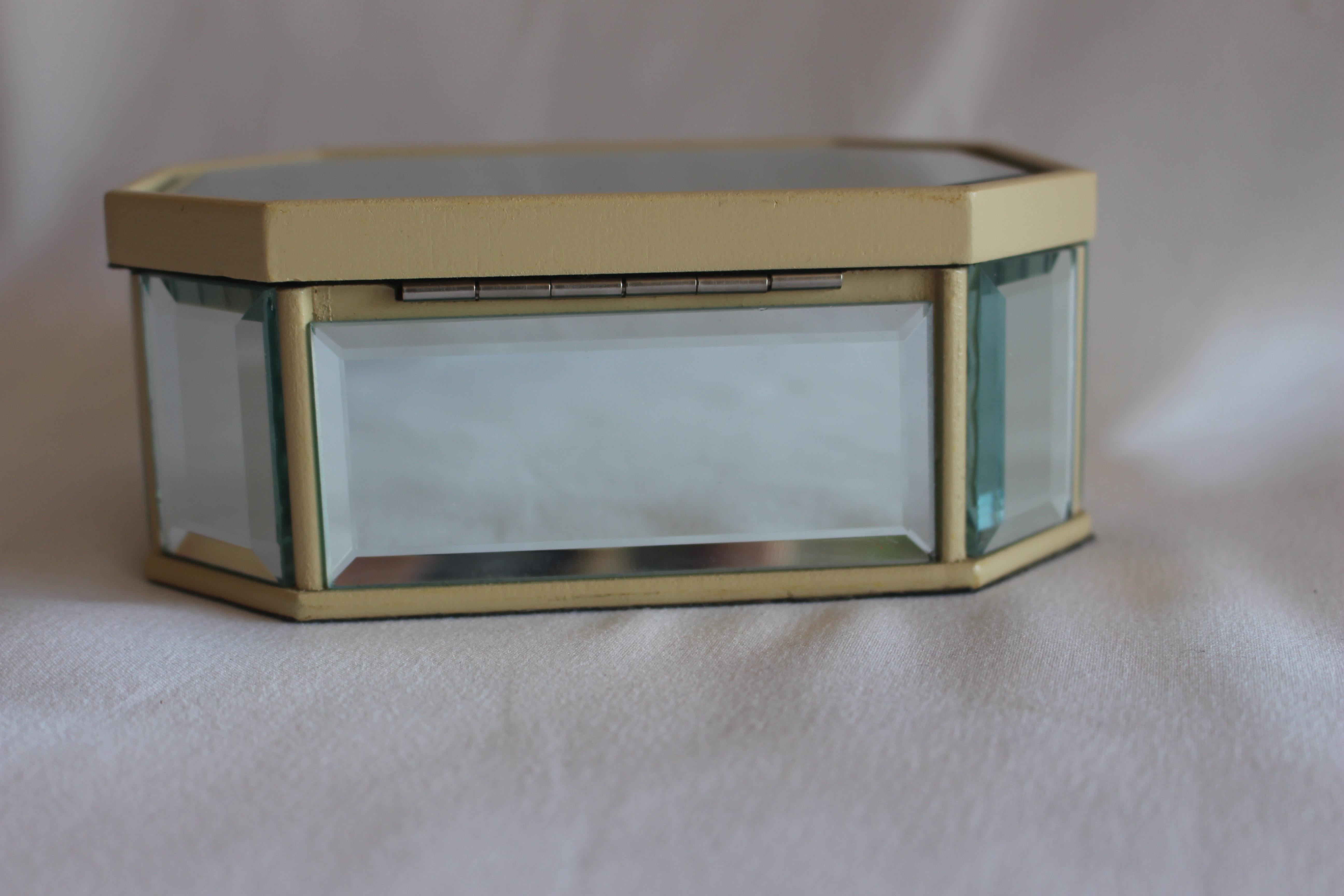 Vintage 1980s Handcrafted Mirrored Beveled Jewelry Box Glass & Velvet In Good Condition For Sale In SITTINGBOURNE, Kent