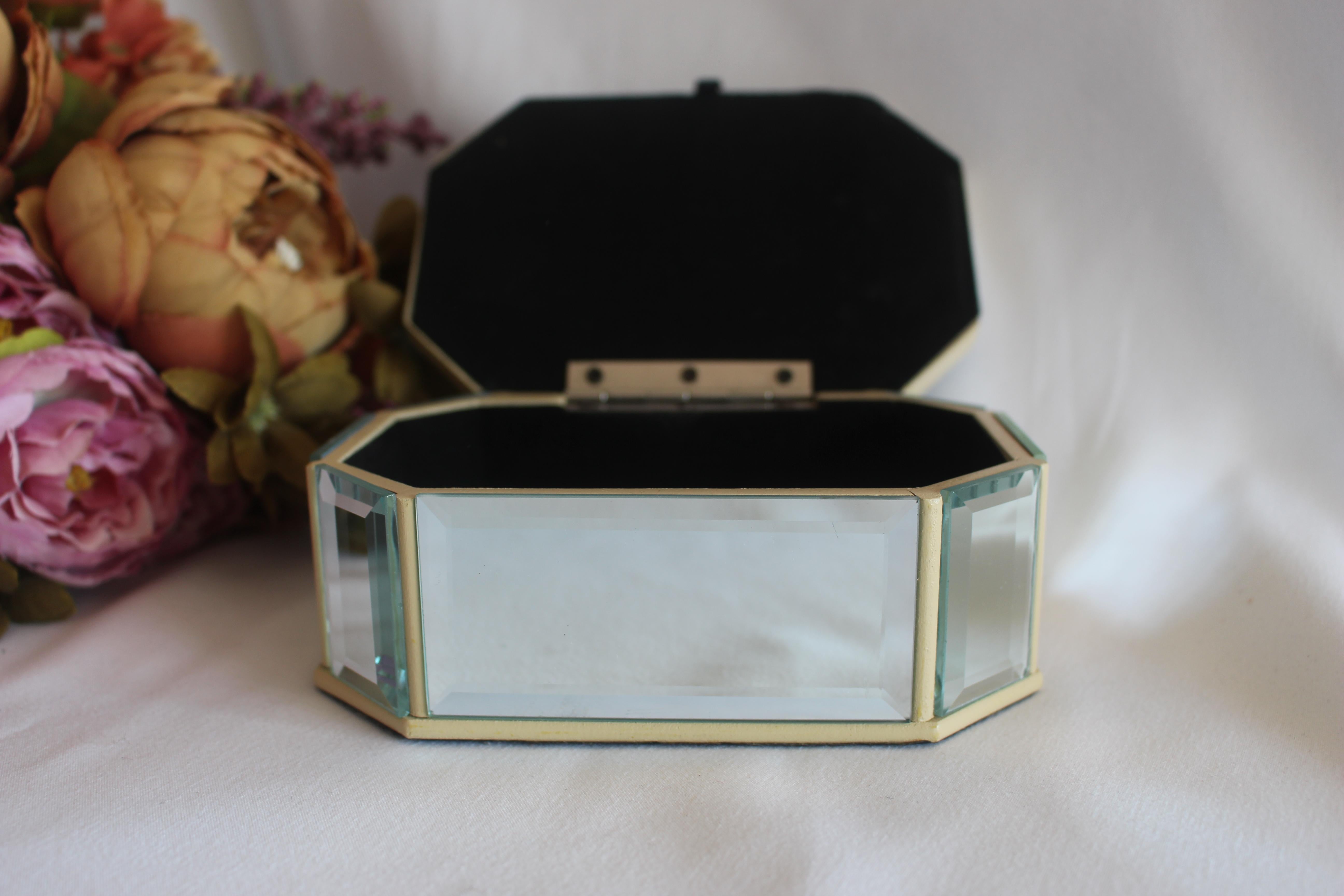 Vintage 1980s Handcrafted Mirrored Beveled Jewelry Box Glass & Velvet For Sale 2