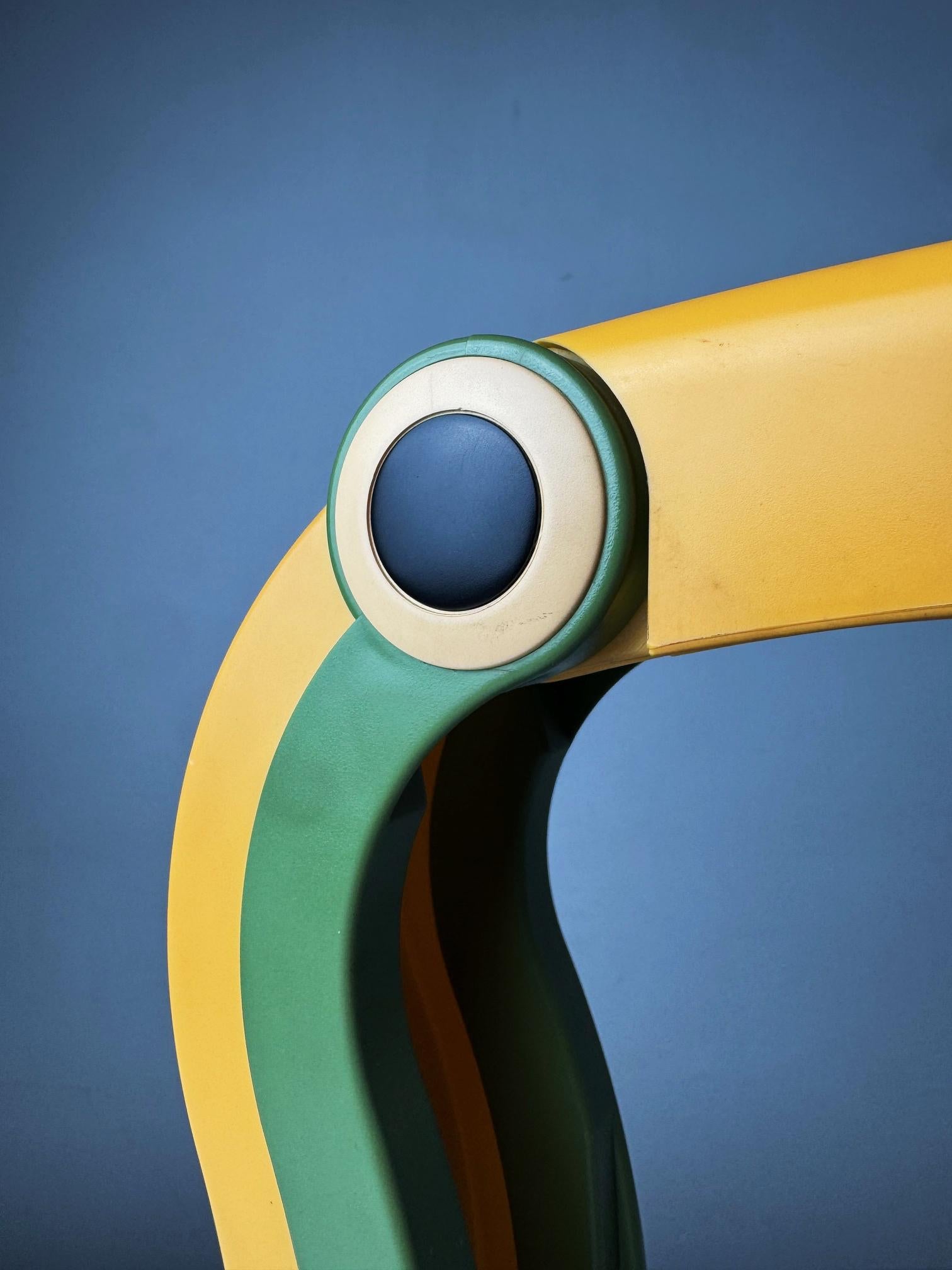 Plastique Vintage 1980 H. AT&T. Lampe de bureau Huang Toucan, Taiwan en vente