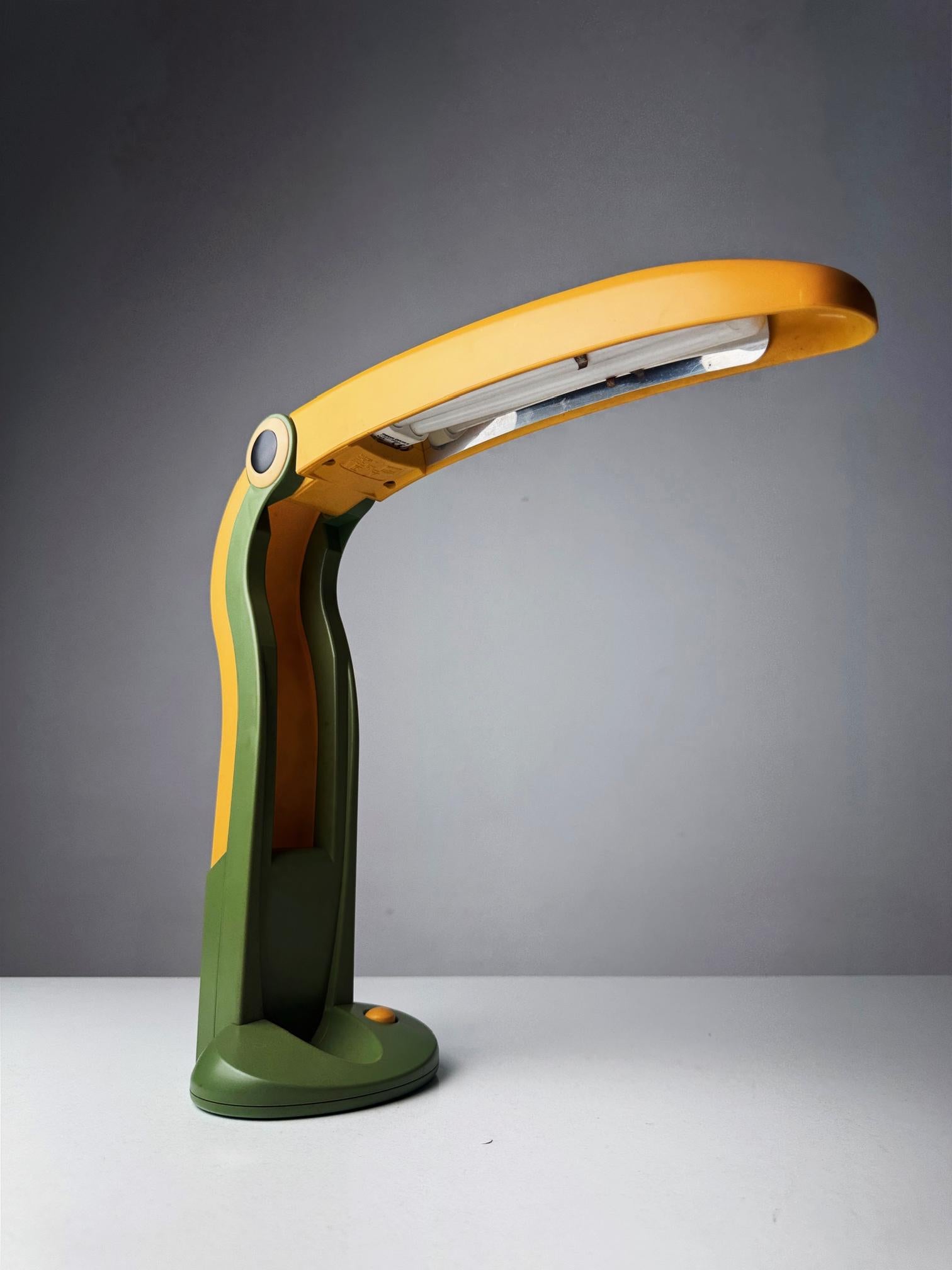 Vintage 1980 H. AT&T. Lampe de bureau Huang Toucan, Taiwan en vente 1