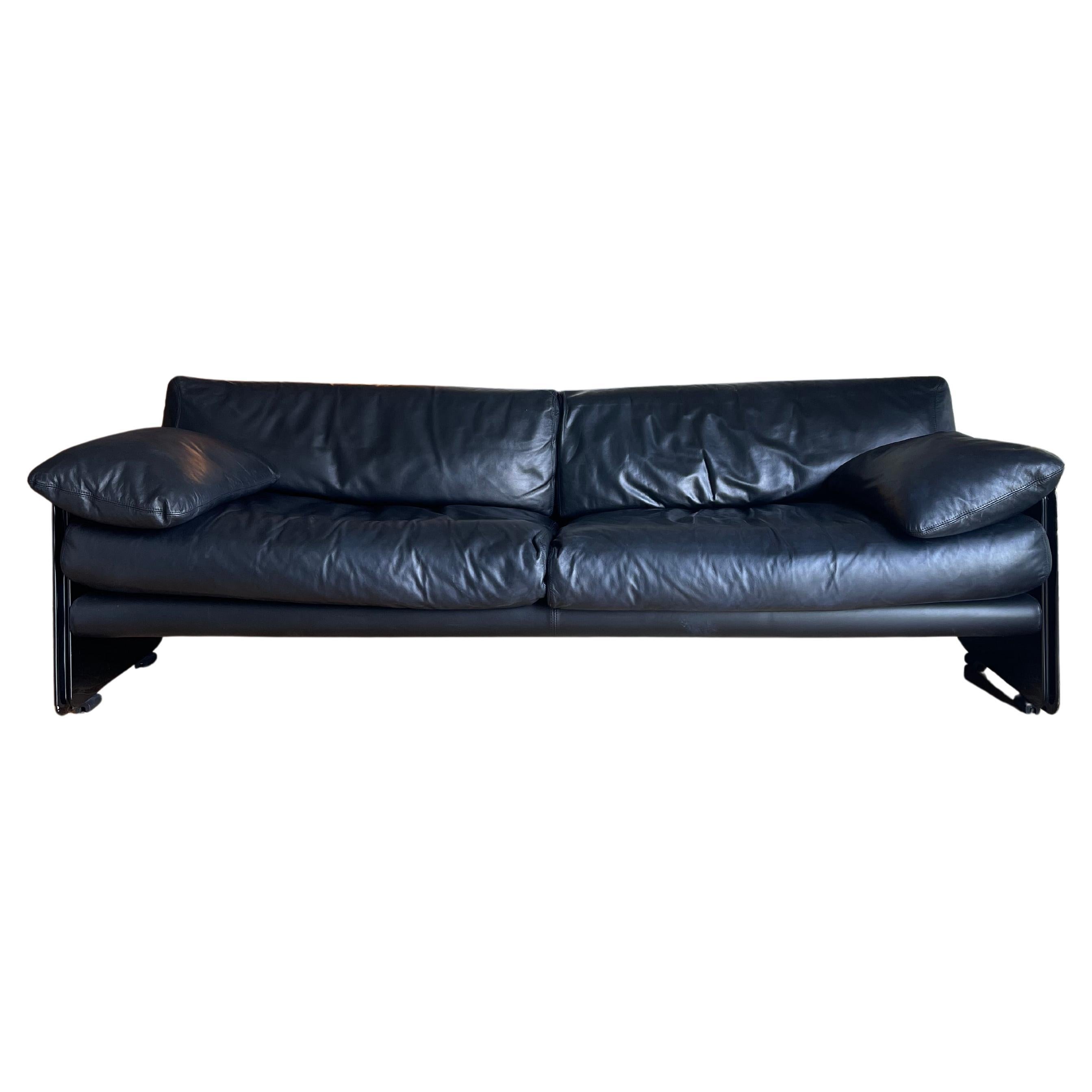 Vintage Italian Sofa in Black Leather and Glossy Lacquered , 1970's Timeless For Sale