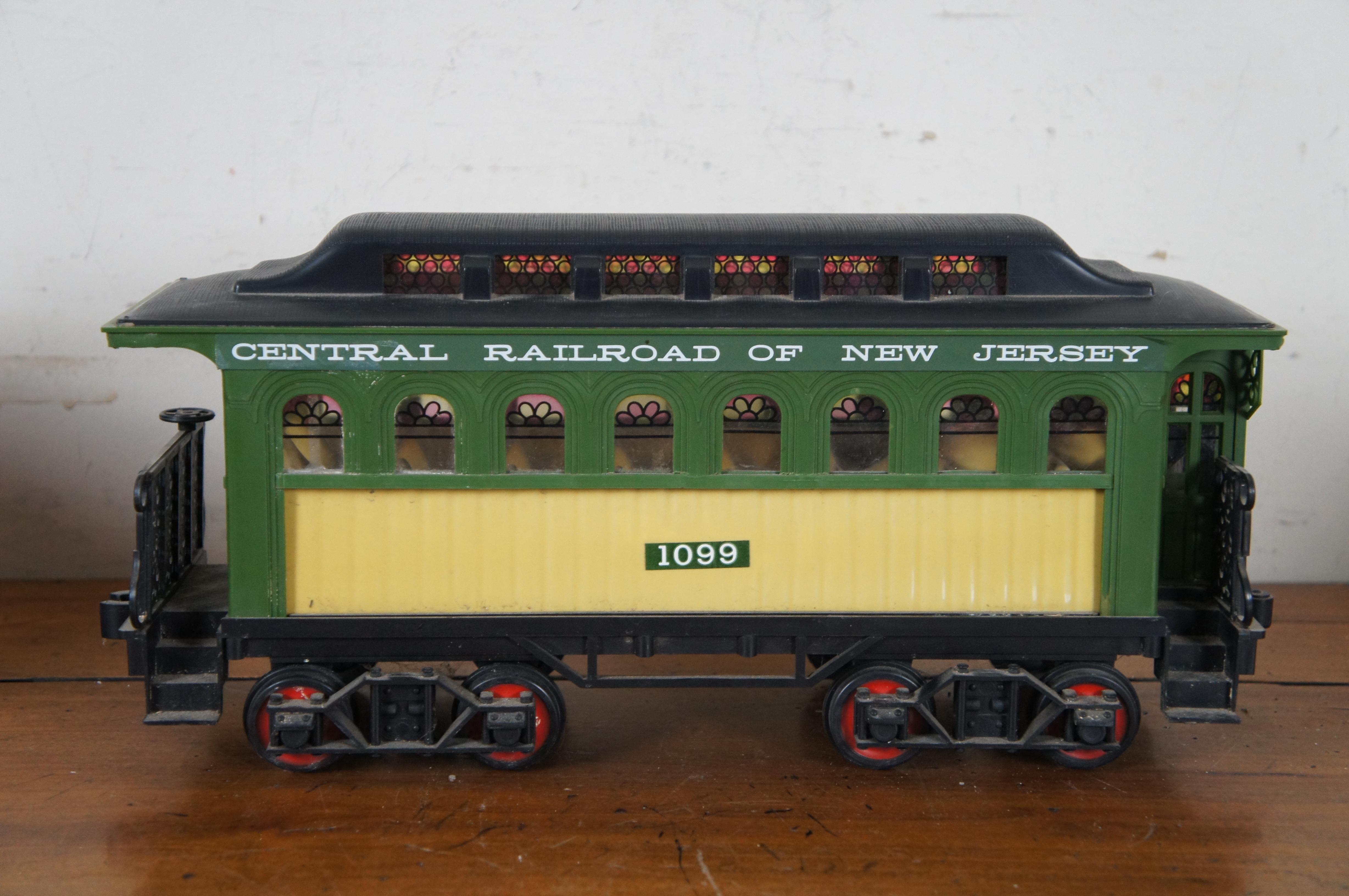 Vintage 1980s Jim Beam Whiskey Bottle Decanter Train Bar Display Set In Good Condition In Dayton, OH