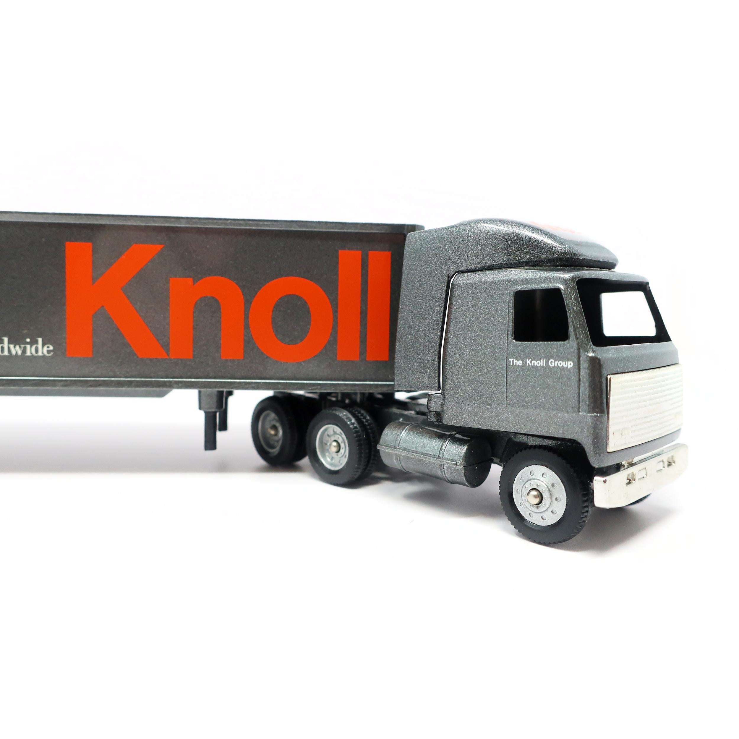 Vintage 1980s Knoll Furniture Metal Truck In Good Condition In Brooklyn, NY