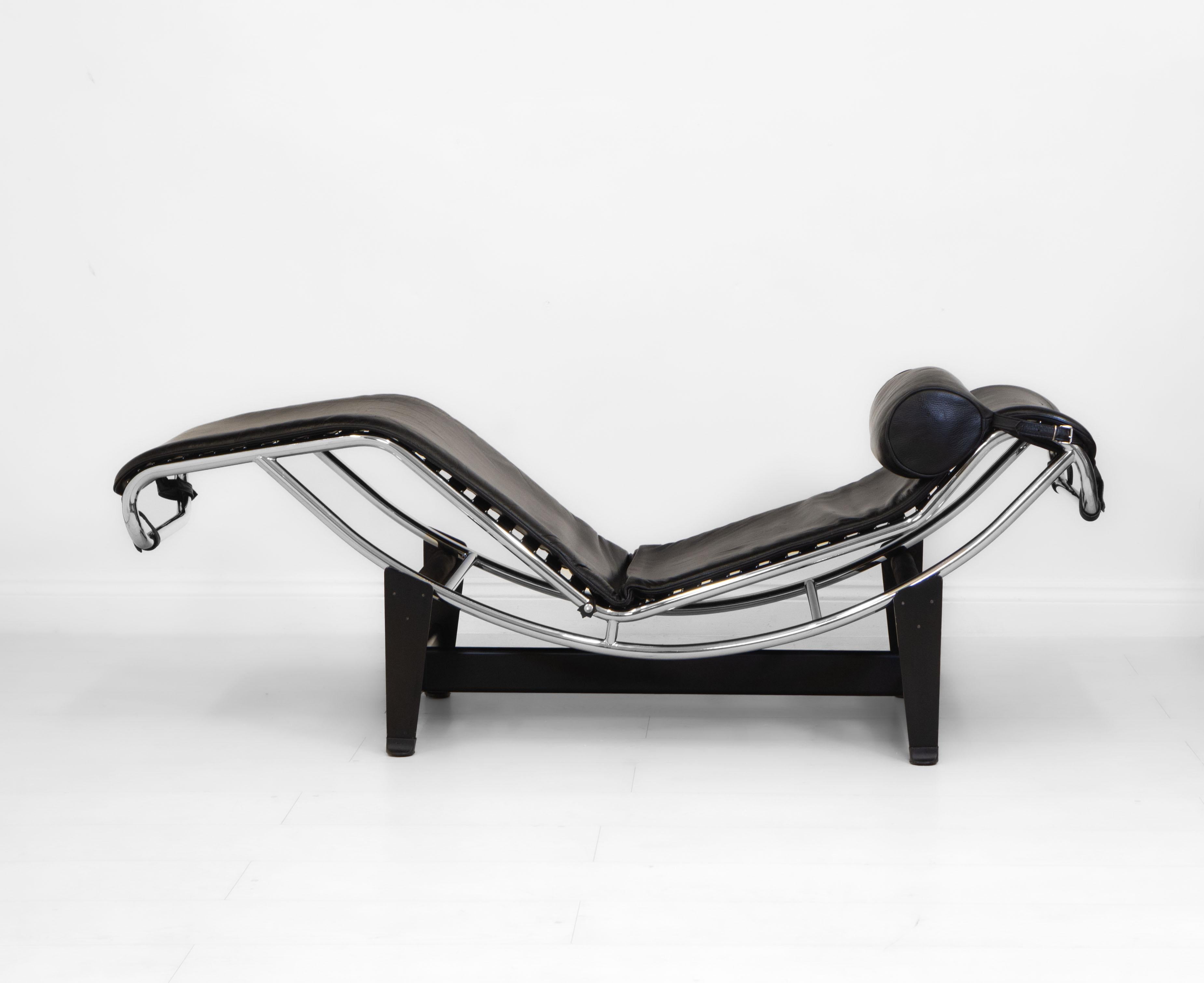 Vintage 1980s LC4 Leather and Chrome Le Corbusier Style Chaise Lounge