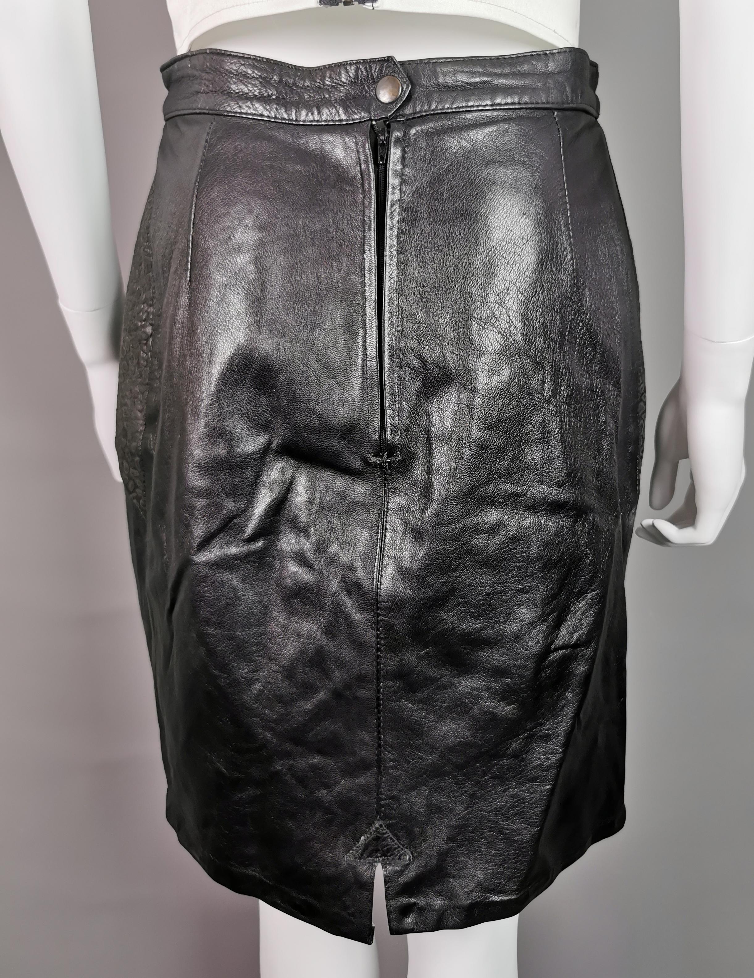 Vintage 1980s leather mini skirt, animal print  For Sale 1