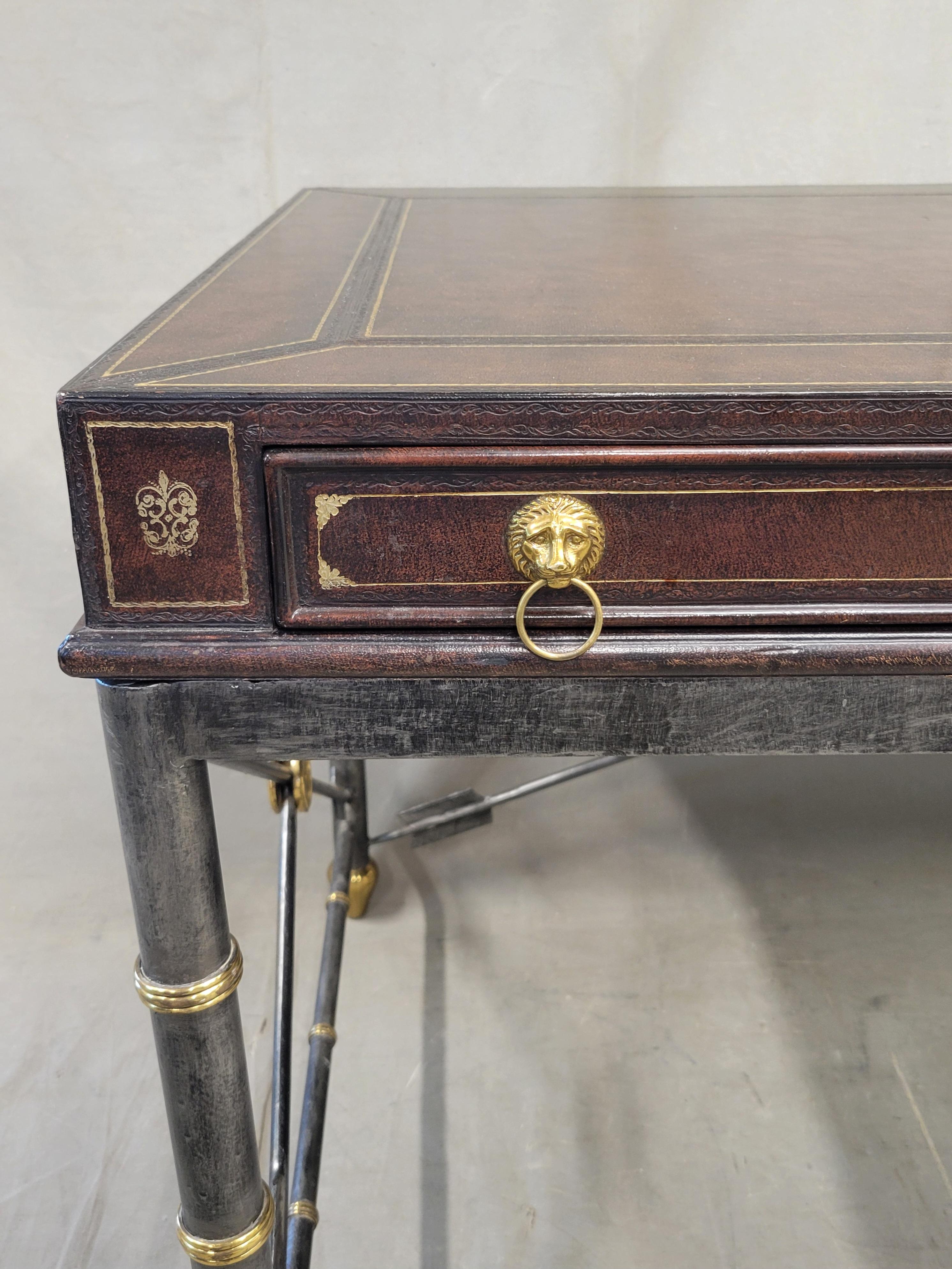 Vintage 1980s Maitland Smith Neoclassical Style Leather Top Writing Desk Filipino en venta