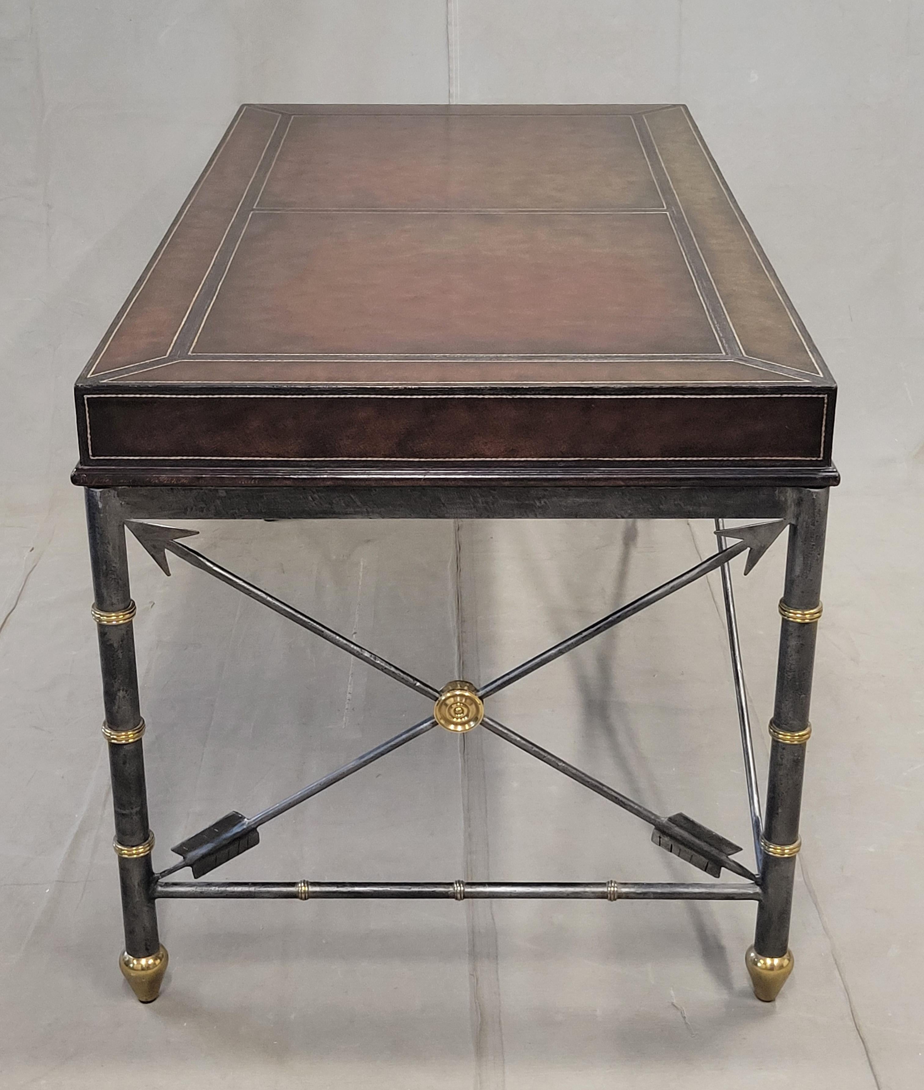 Vintage 1980s Maitland Smith Neoclassical Style Leather Top Writing Desk en venta 1