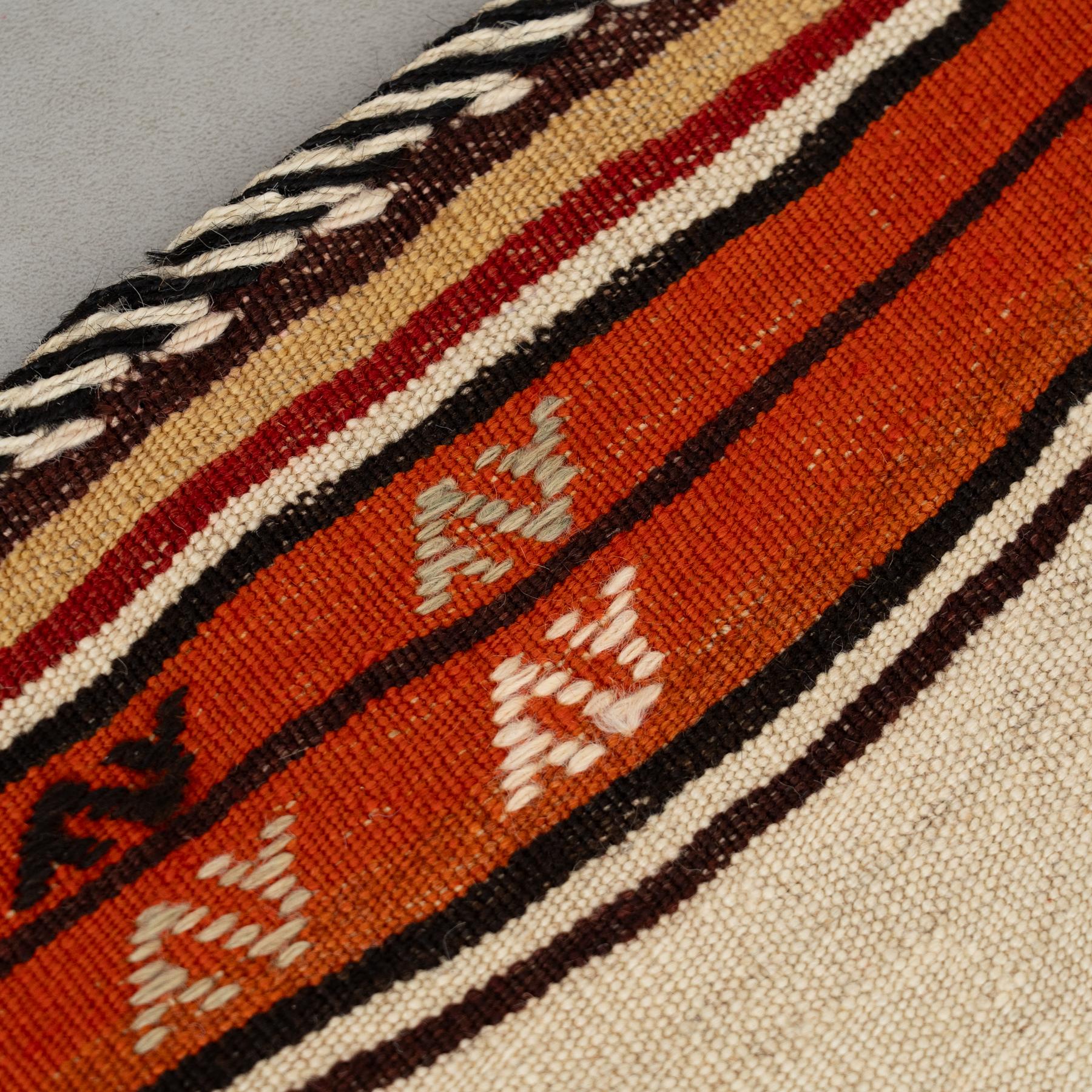 Late 20th Century Vintage 1980s Moroccan Handmade Wool Rug – Warm Orange & Natural Beige For Sale