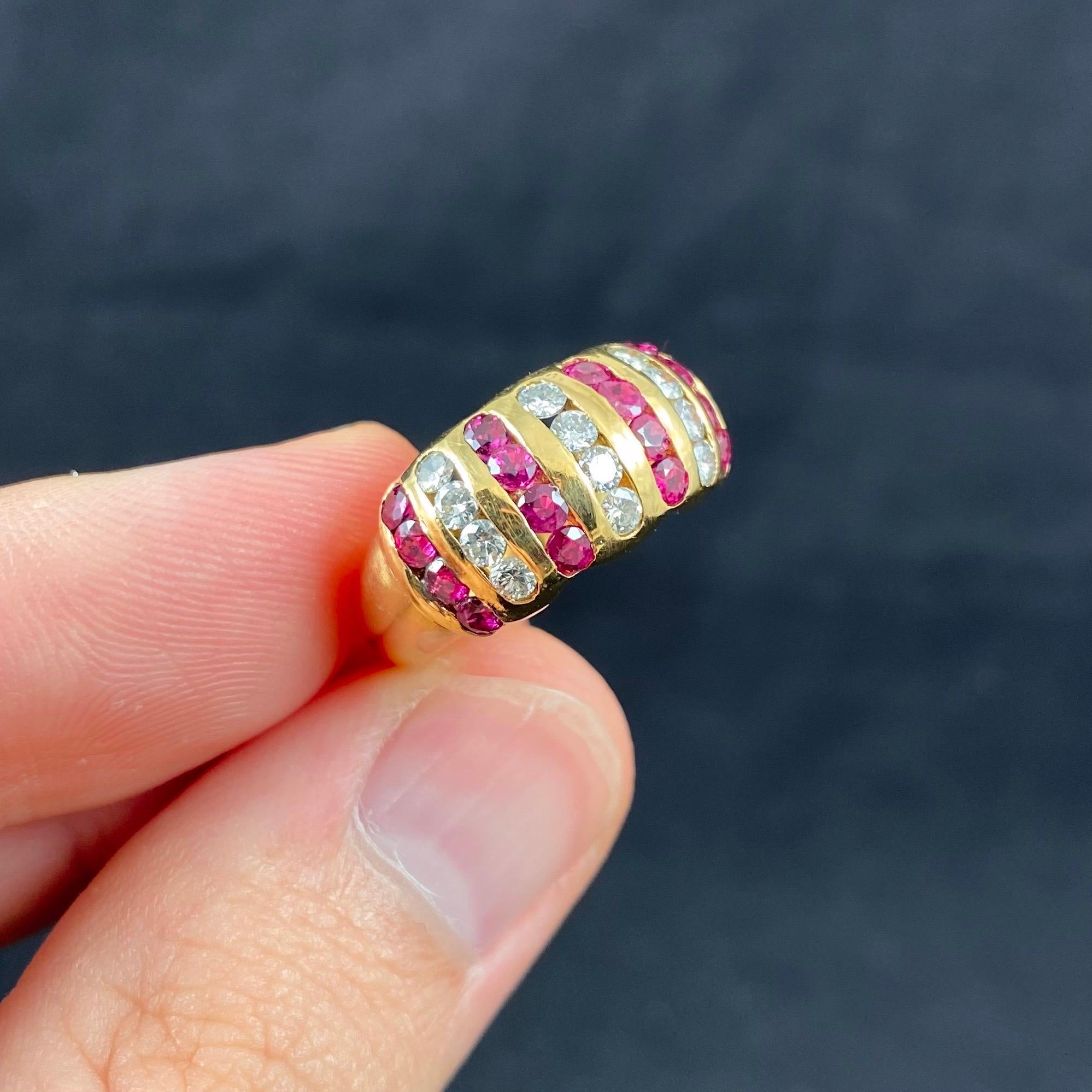 Vintage 1980er Jahre Bombe-Cocktailring aus Gelbgold mit natürlichem Rubin und Diamant, signiert 4