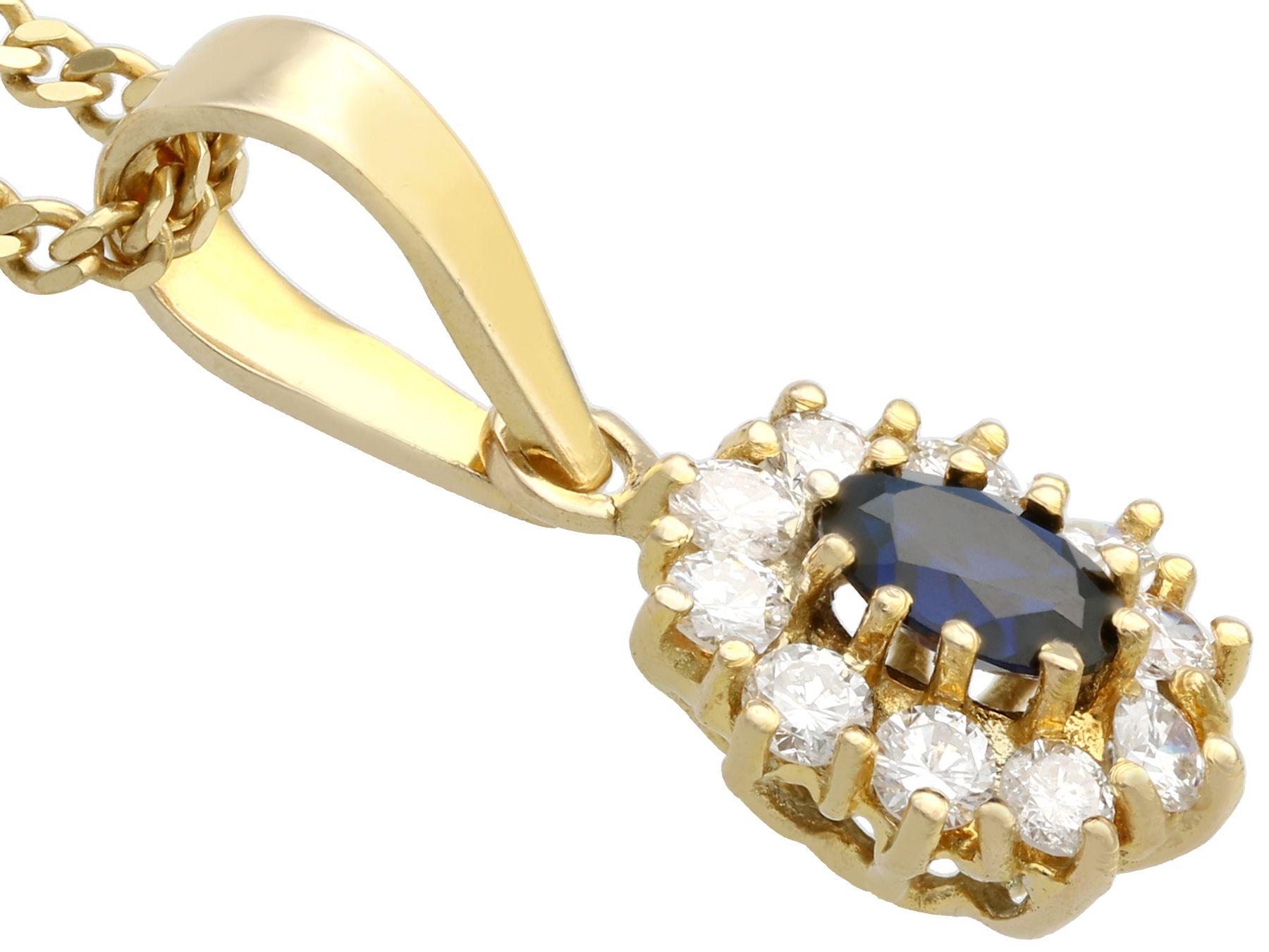 Vintage 1980s Oval Cut Sapphire and Diamond Yellow Gold Cluster Pendant In Excellent Condition For Sale In Jesmond, Newcastle Upon Tyne