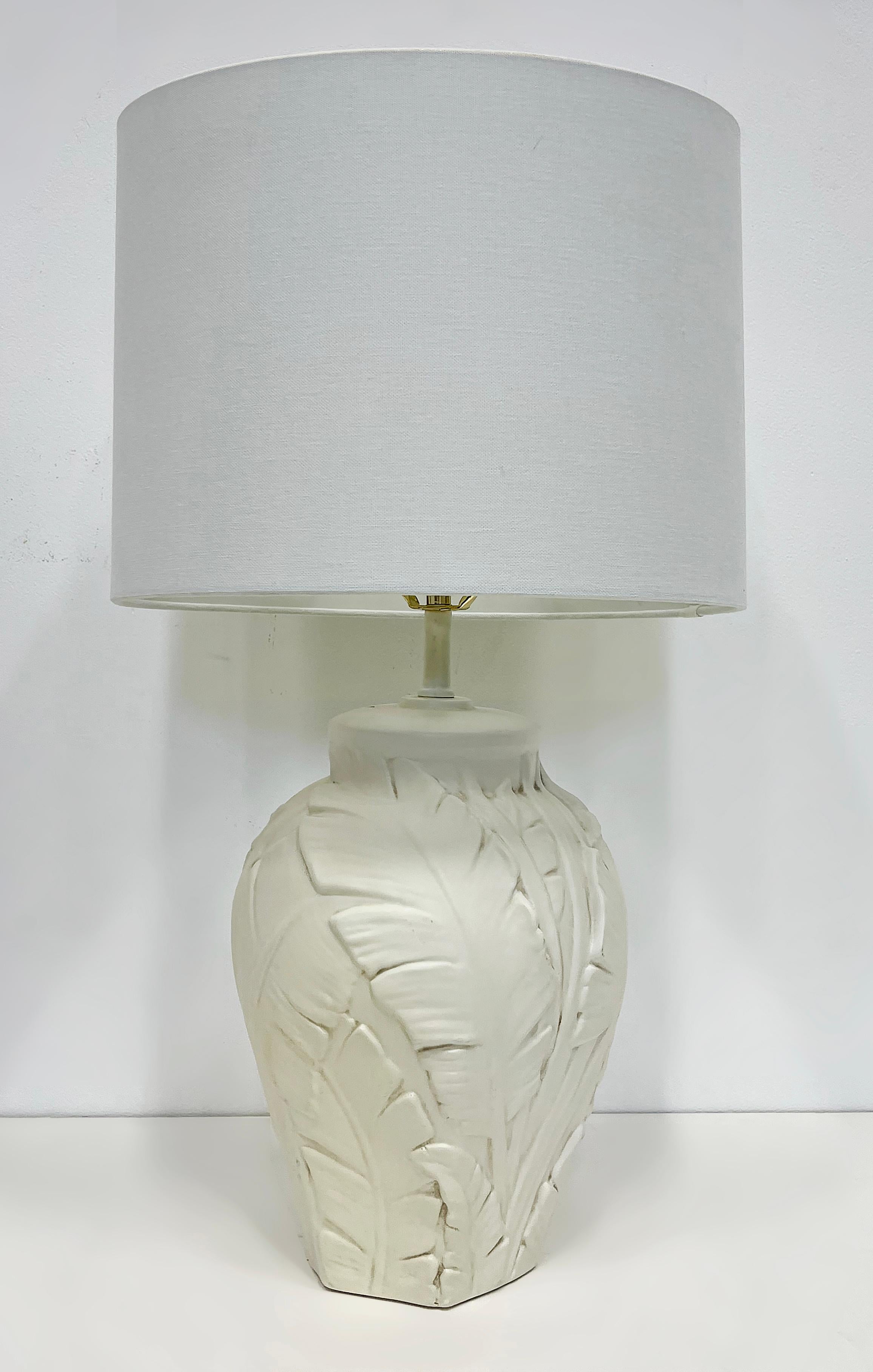 Fin du 20e siècle Paire de lampes de table en plâtre à relief de feuilles de bananier, Vintage 1980 en vente