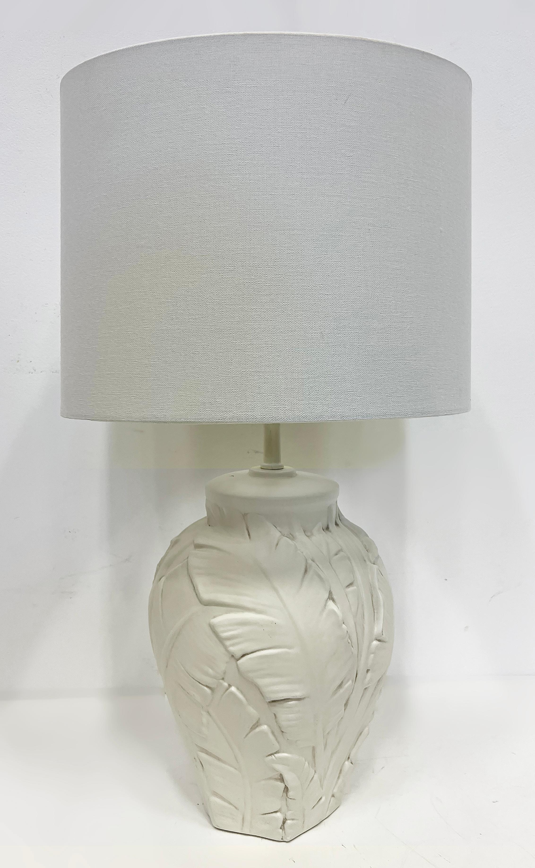 Paire de lampes de table en plâtre à relief de feuilles de bananier, Vintage 1980 en vente 1