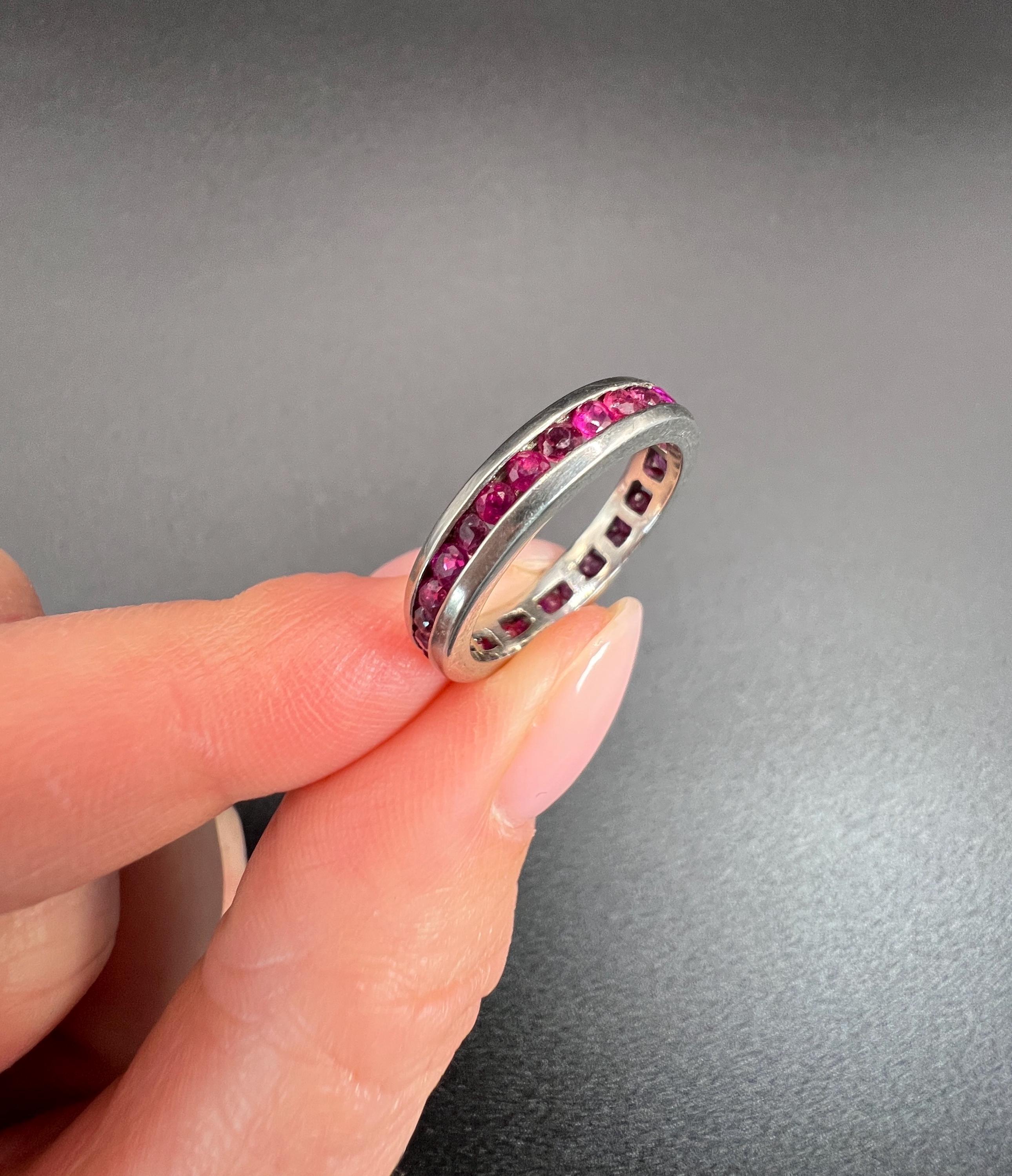 Anello di platino anni '80 per l'eternità completa, anello per l'anniversario in vendita 5