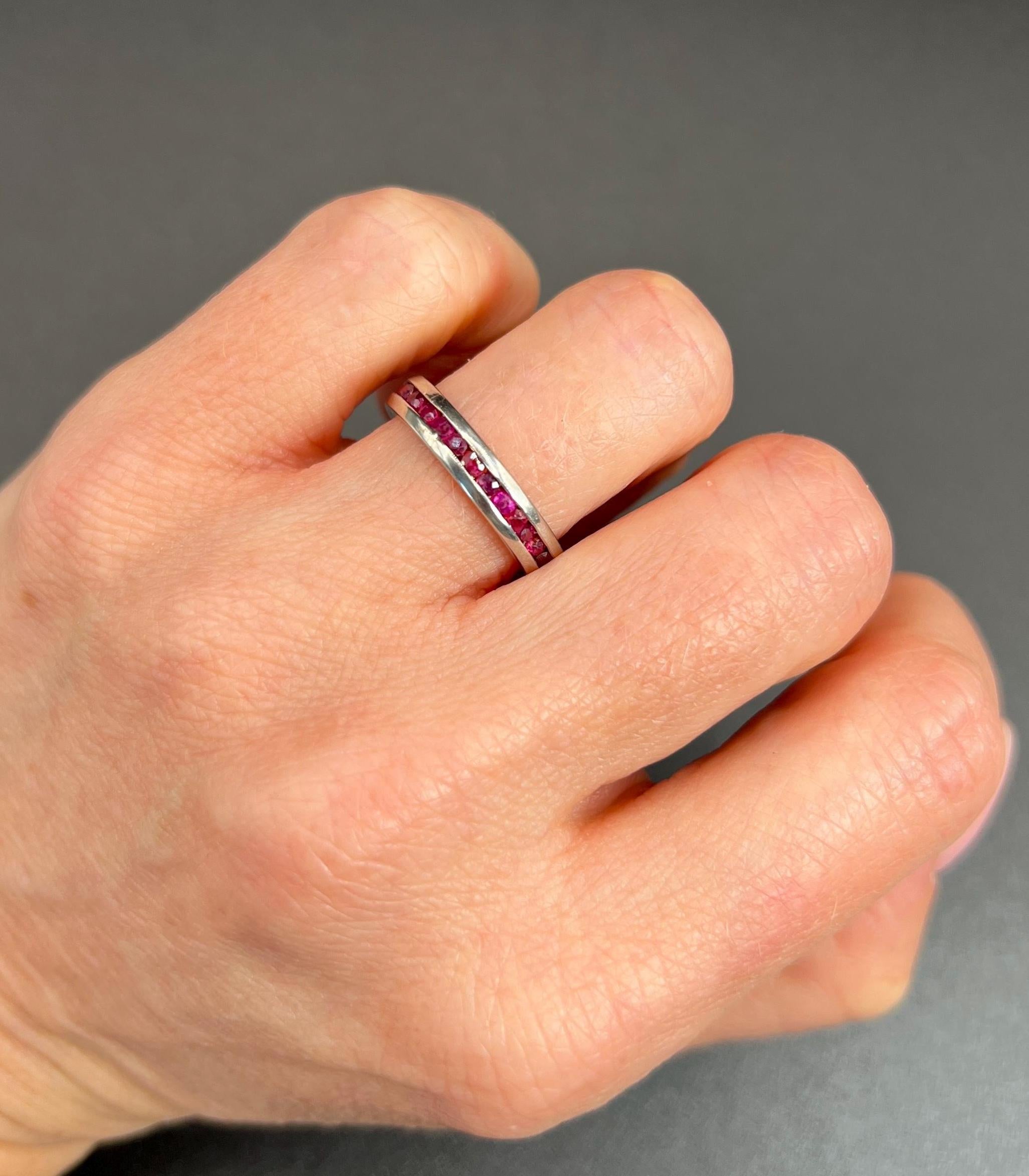 Anello di platino anni '80 per l'eternità completa, anello per l'anniversario in vendita 4