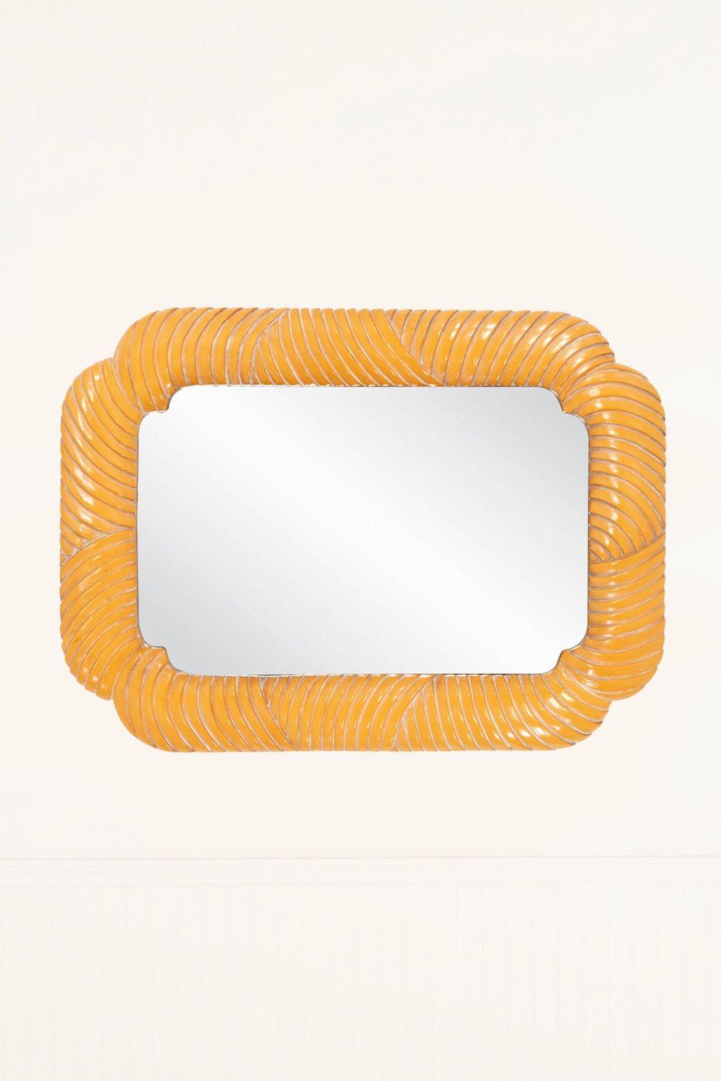 Américain Miroir vintage des années 1980 enrobé de rotin avec coins arrondis en vente
