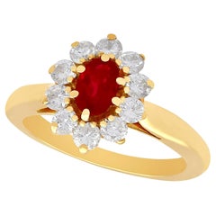 Anillo vintage de oro amarillo con rubíes y diamantes de los años 80