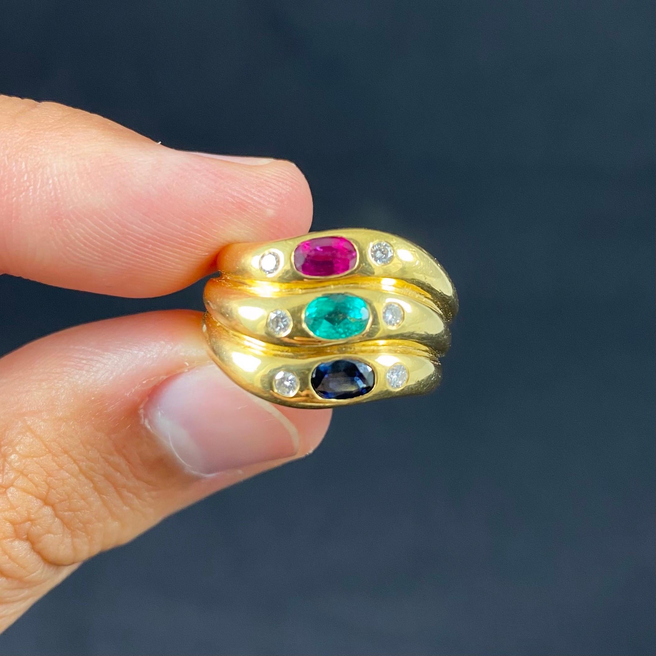 Vintage 1980s Ruby Emerald Sapphire Diamond 19.2 Karat Yellow Gold Stacked Ring In Good Condition In Lisbon, PT