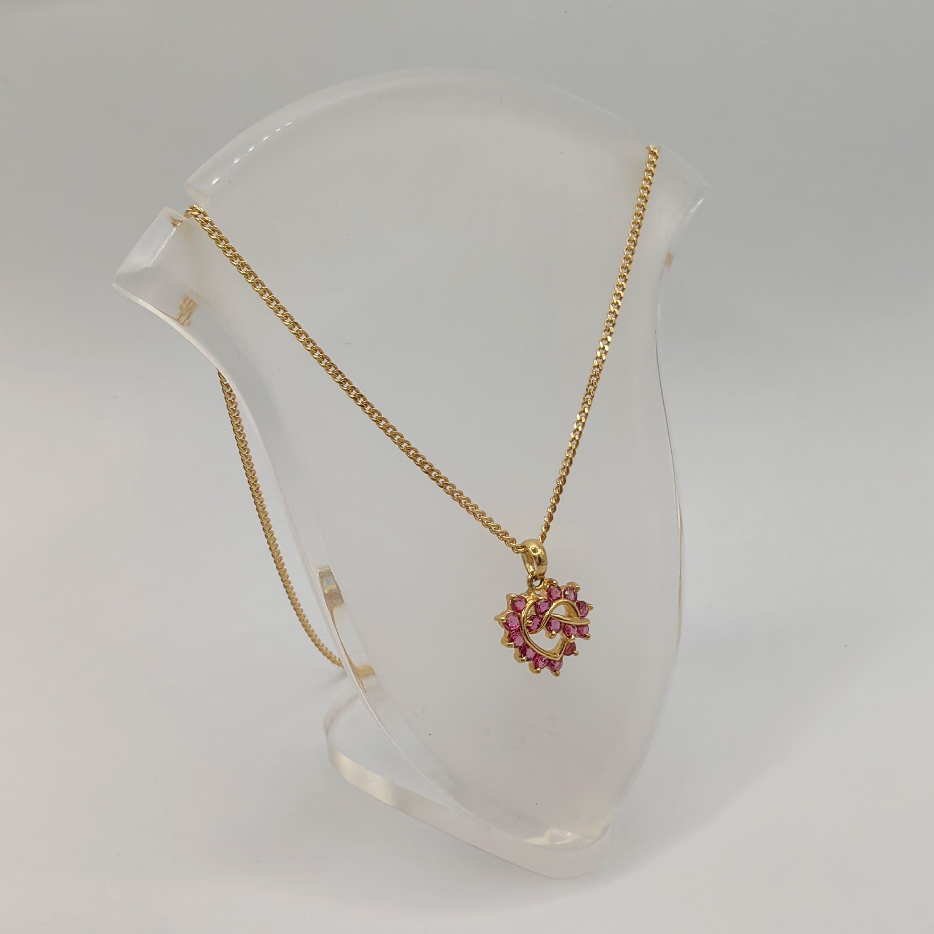 Contemporain Collier pendentif cœur vintage en or jaune 14 carats avec rubis, années 1980 en vente