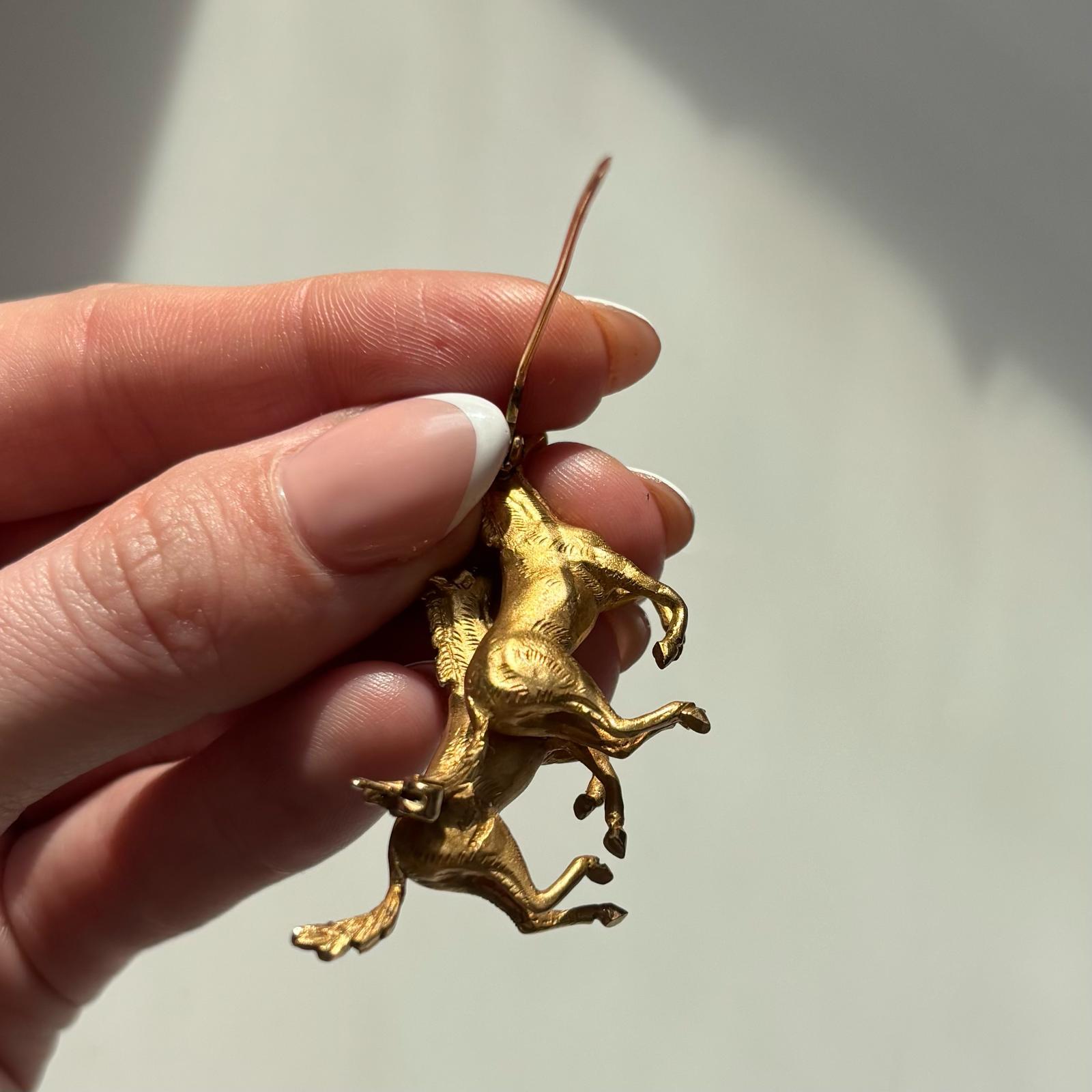 Vintage 1980's Running Horse Brooch in Solid 9k Yellow Gold For Sale 1